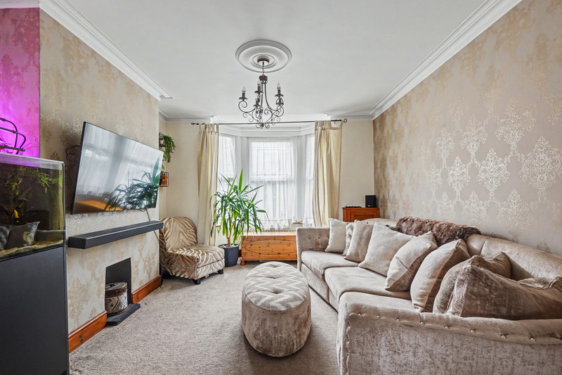3 bedroom for sale, Park Road, Sittingbourne, ME10