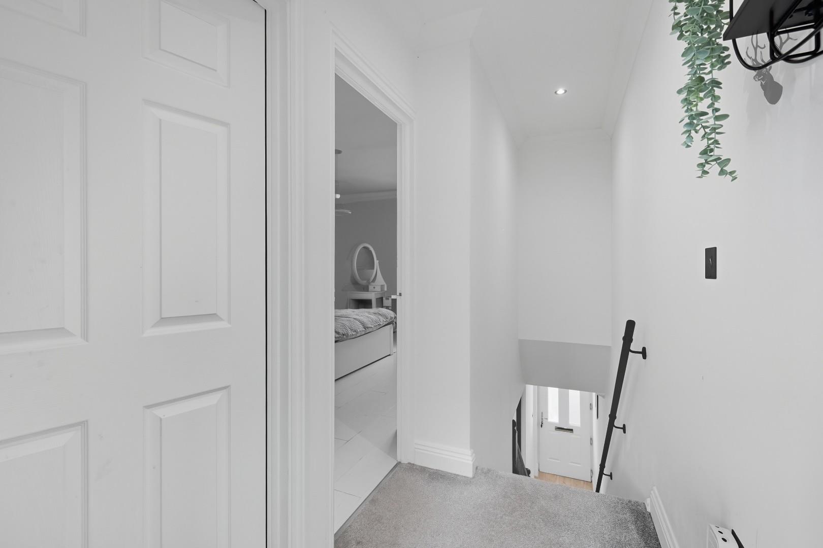 2 bedroom mid-terraced house for sale, Abridge Mews Market Place, Romford, RM4, photo 7 of 19