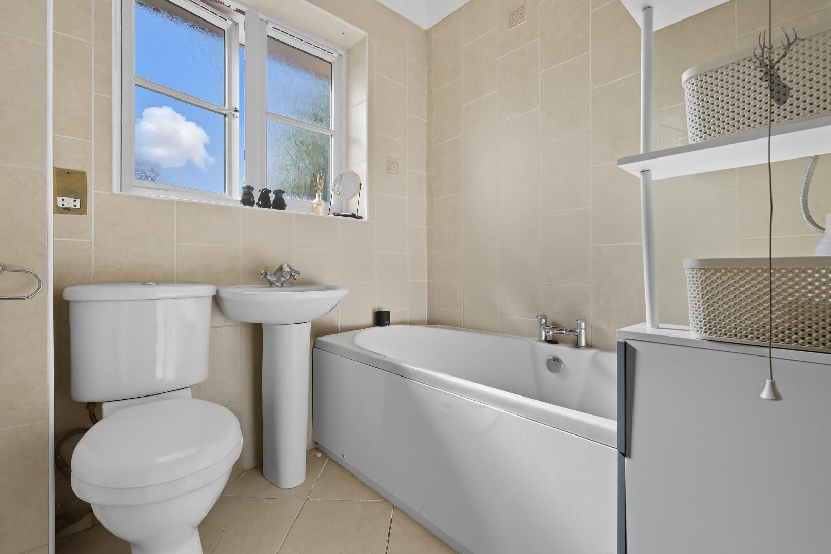 2 bedroom mid-terraced house for sale, Abridge Mews Market Place, Romford, RM4, photo 9 of 19