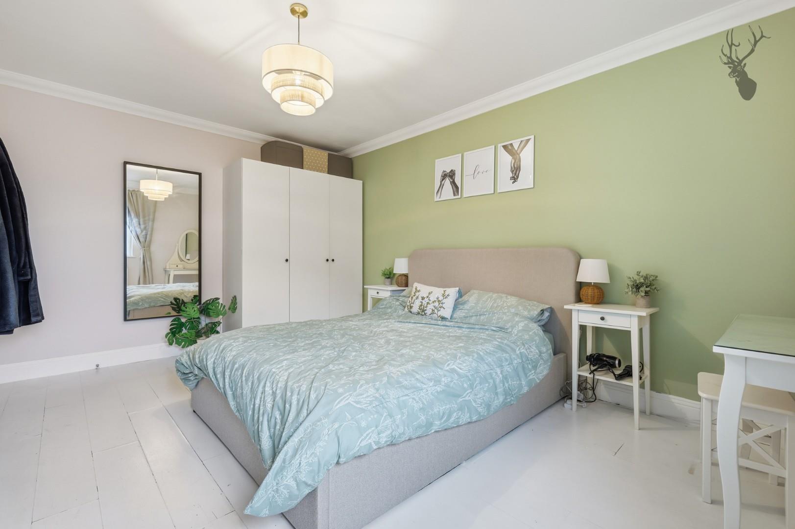 2 bedroom mid-terraced house for sale, Abridge Mews Market Place, Romford, RM4, photo 10 of 19