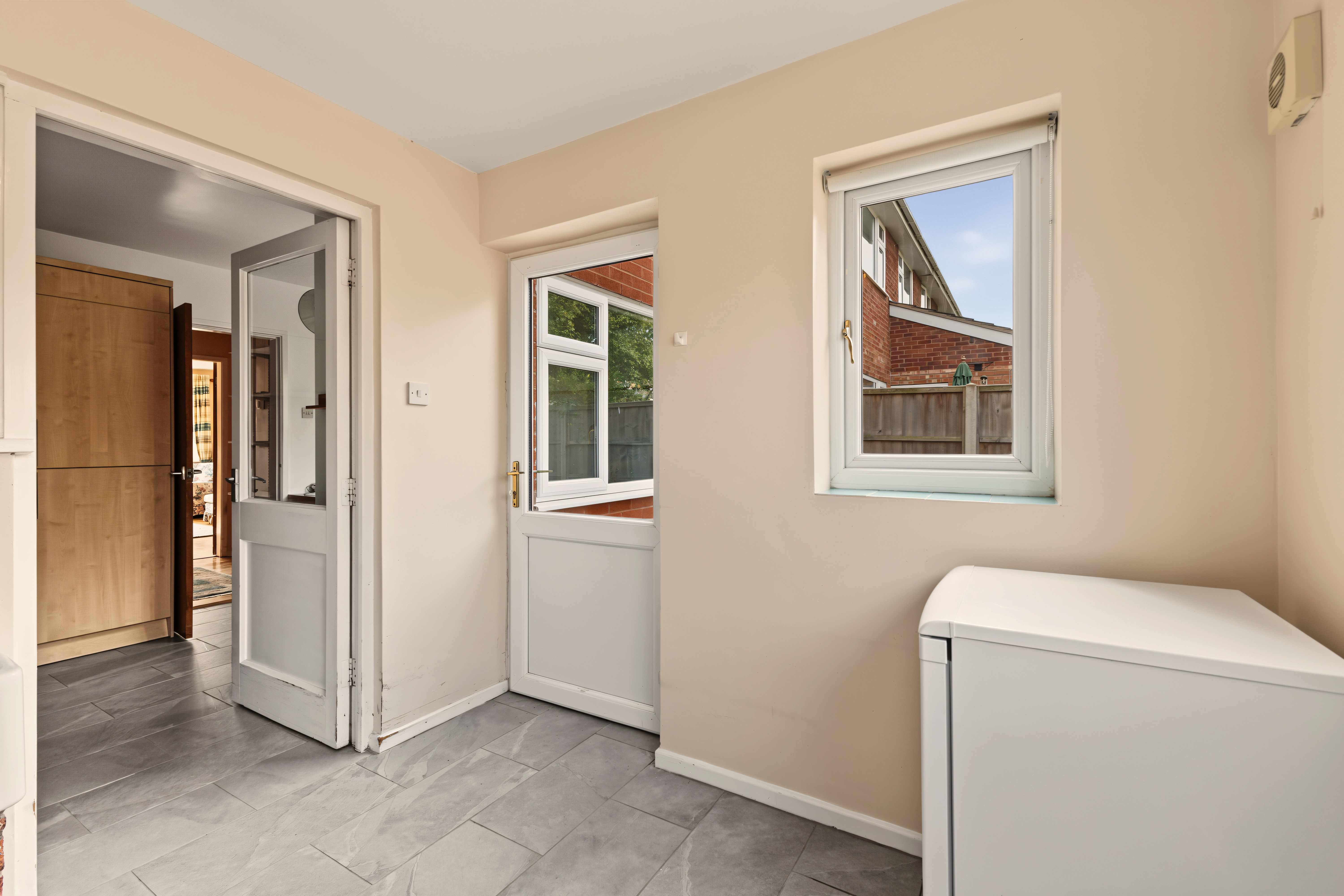 4 bedroom semi detached house for sale, Beech Avenue, Pershore, WR10