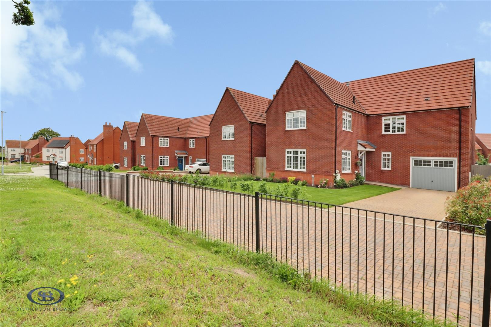 5 bedroom house for sale, Fieldfare Way, Sandbach, CW11, photo 2