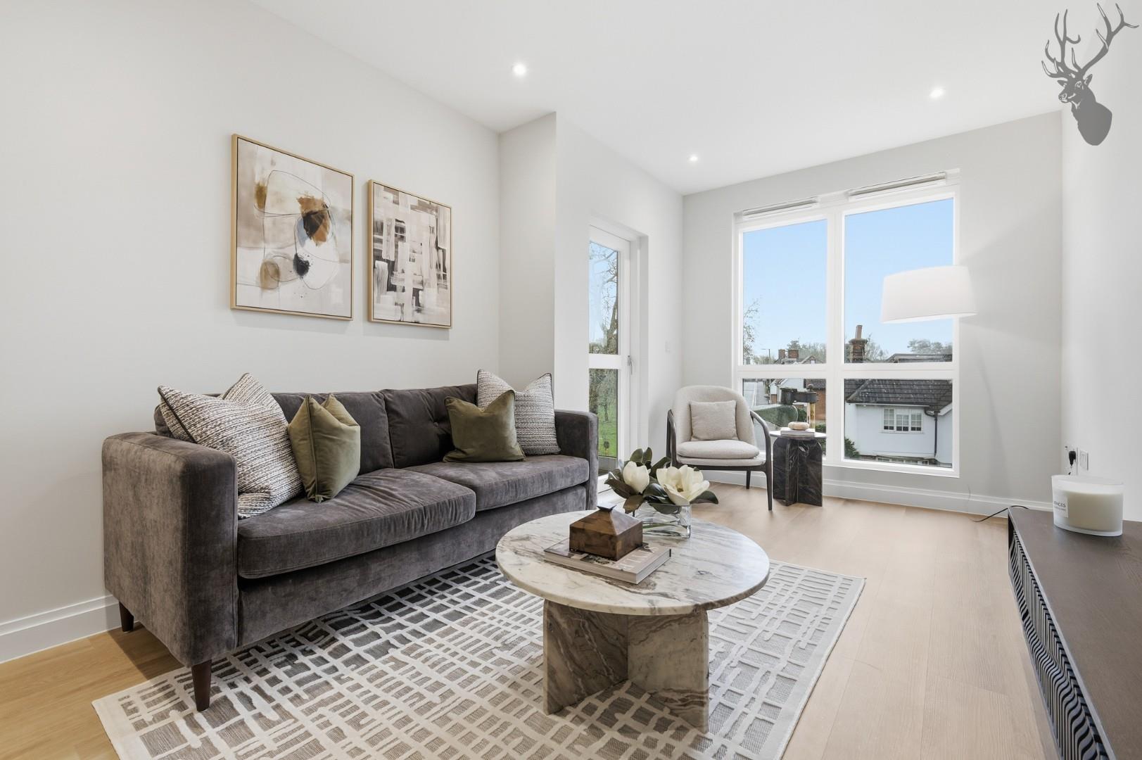 2 bedroom apartment for sale, High Road, Chigwell, IG7, photo 2