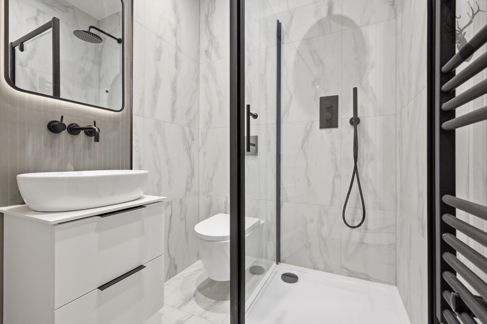 2 bedroom apartment for sale, High Road, Chigwell, IG7, photo 10 of 18