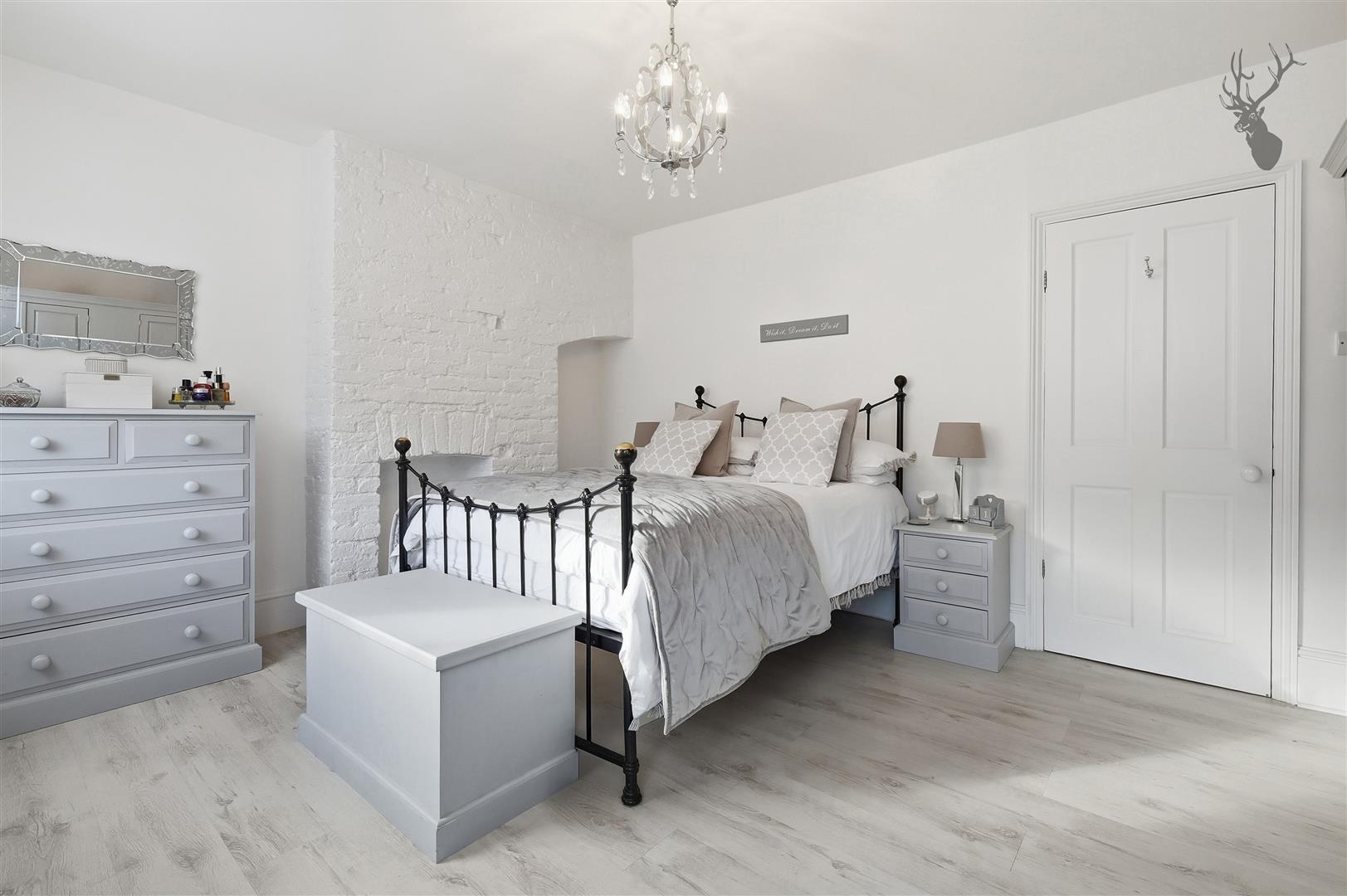 3 bedroom mid-terraced house for sale, West Grove, Woodford Green, IG8, photo 13 of 20