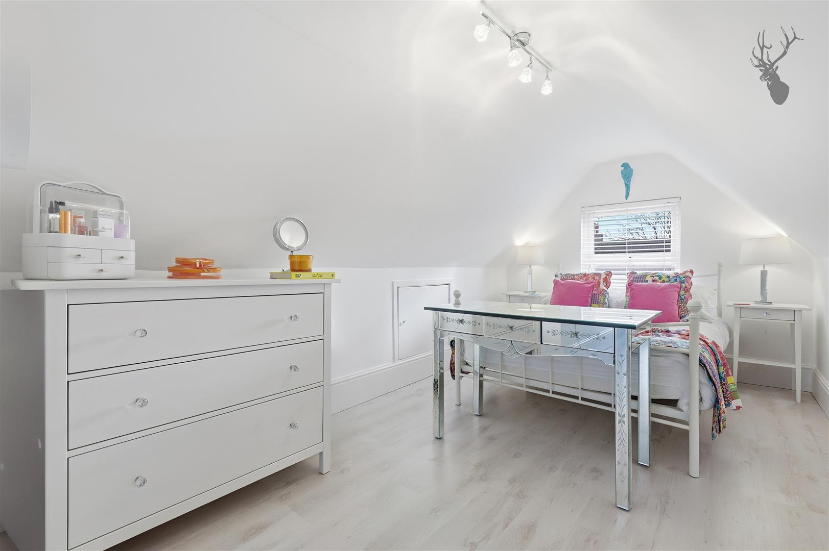 3 bedroom mid-terraced house for sale, West Grove, Woodford Green, IG8, photo 18 of 20