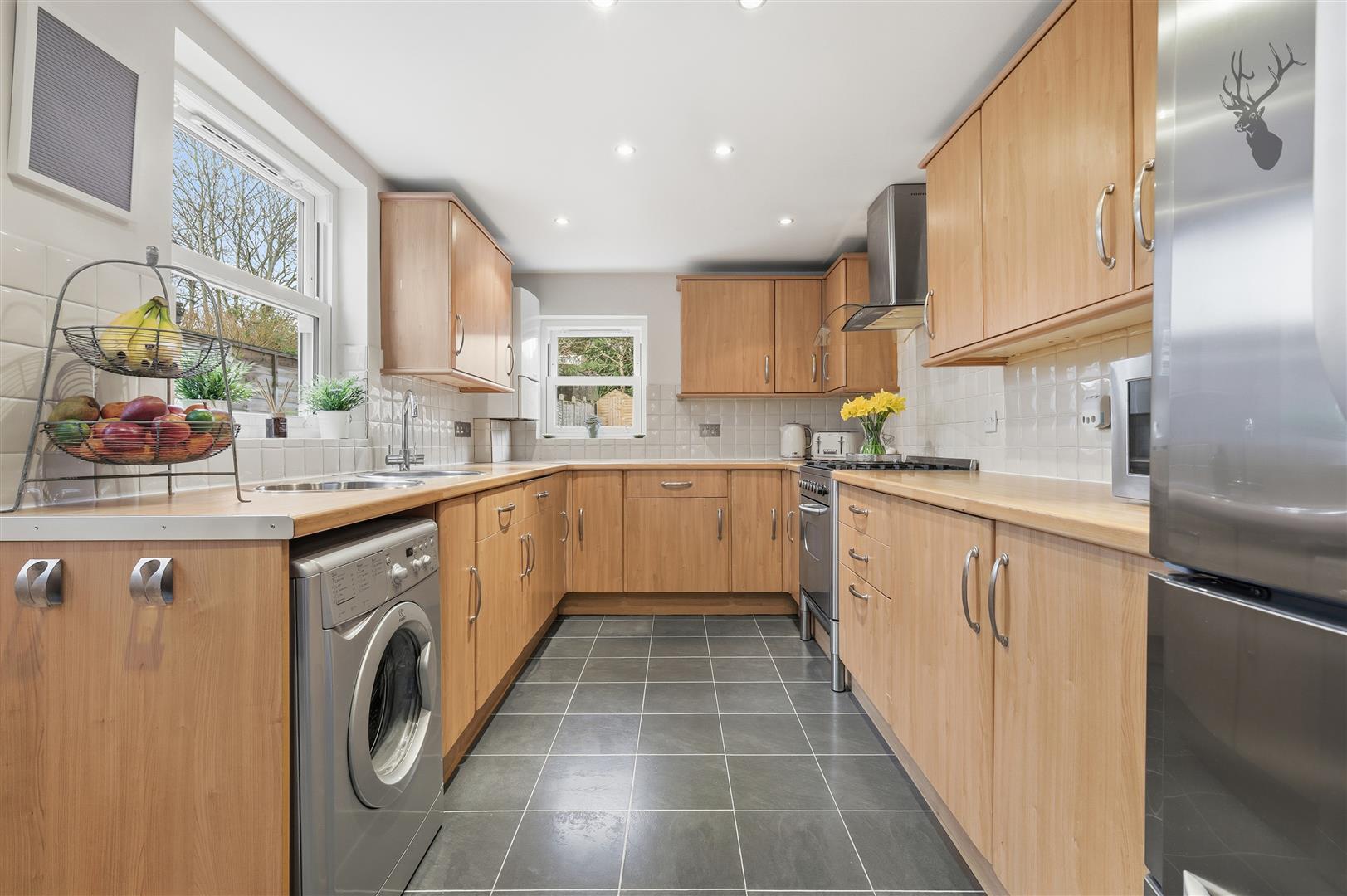 3 bedroom mid-terraced house for sale, West Grove, Woodford Green, IG8, photo 3