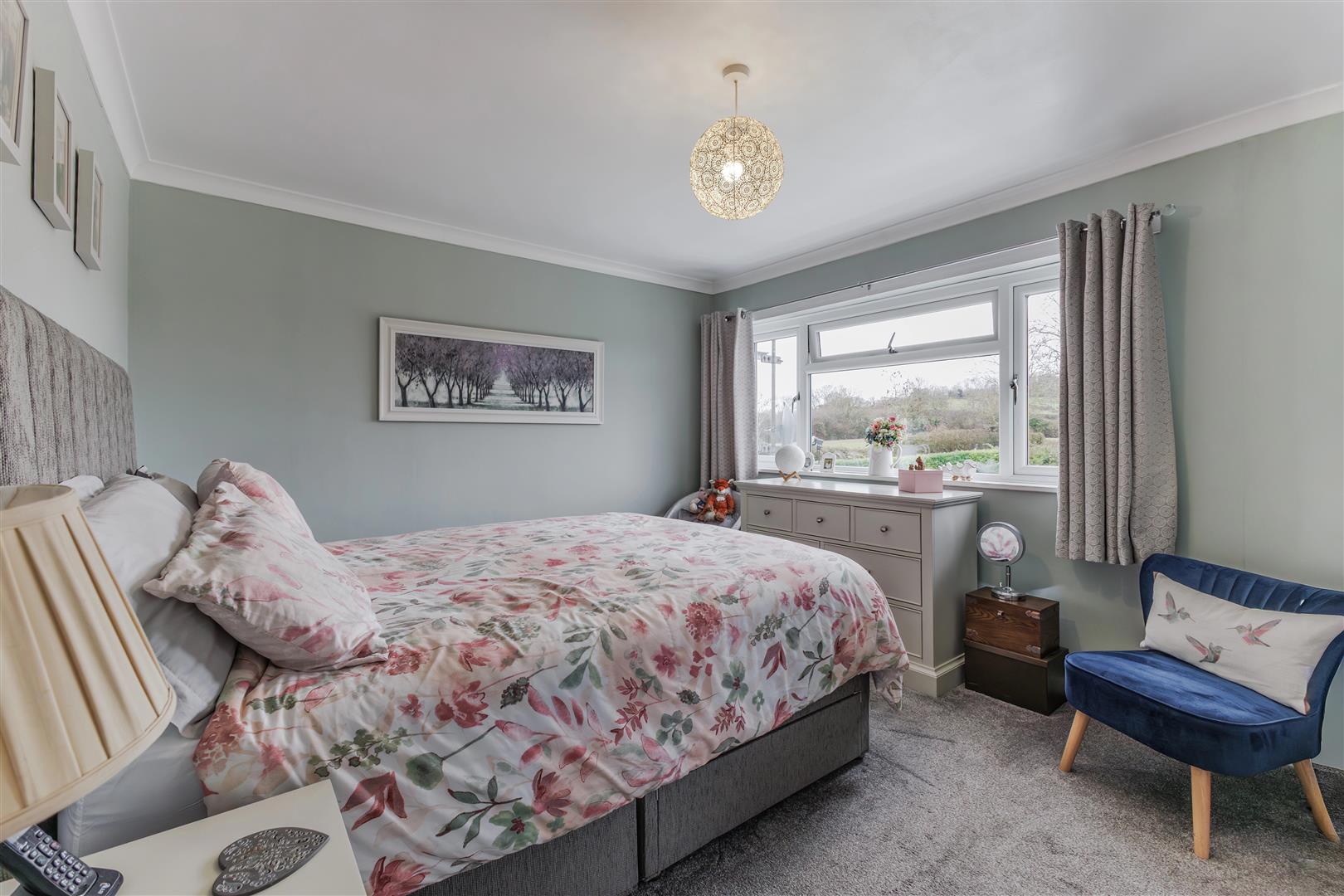 4 bedroom detached house for sale, Little Road, Evesham, WR11