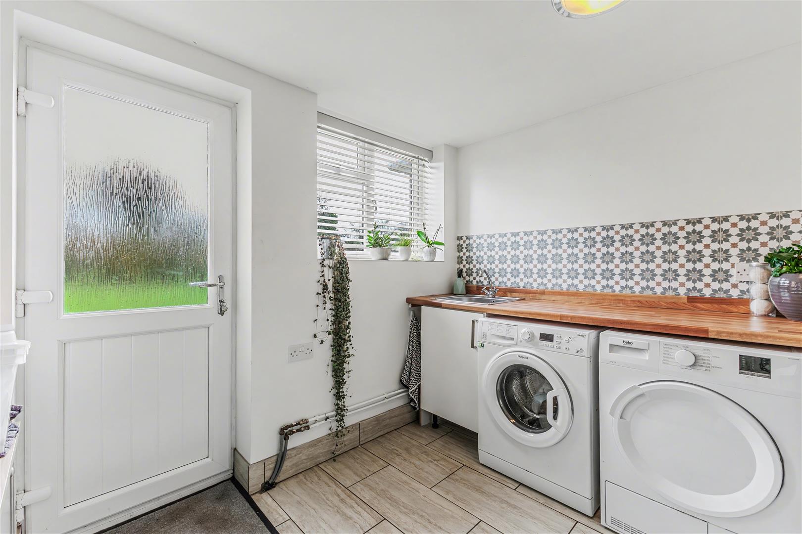 4 bedroom detached house for sale, Little Road, Evesham, WR11