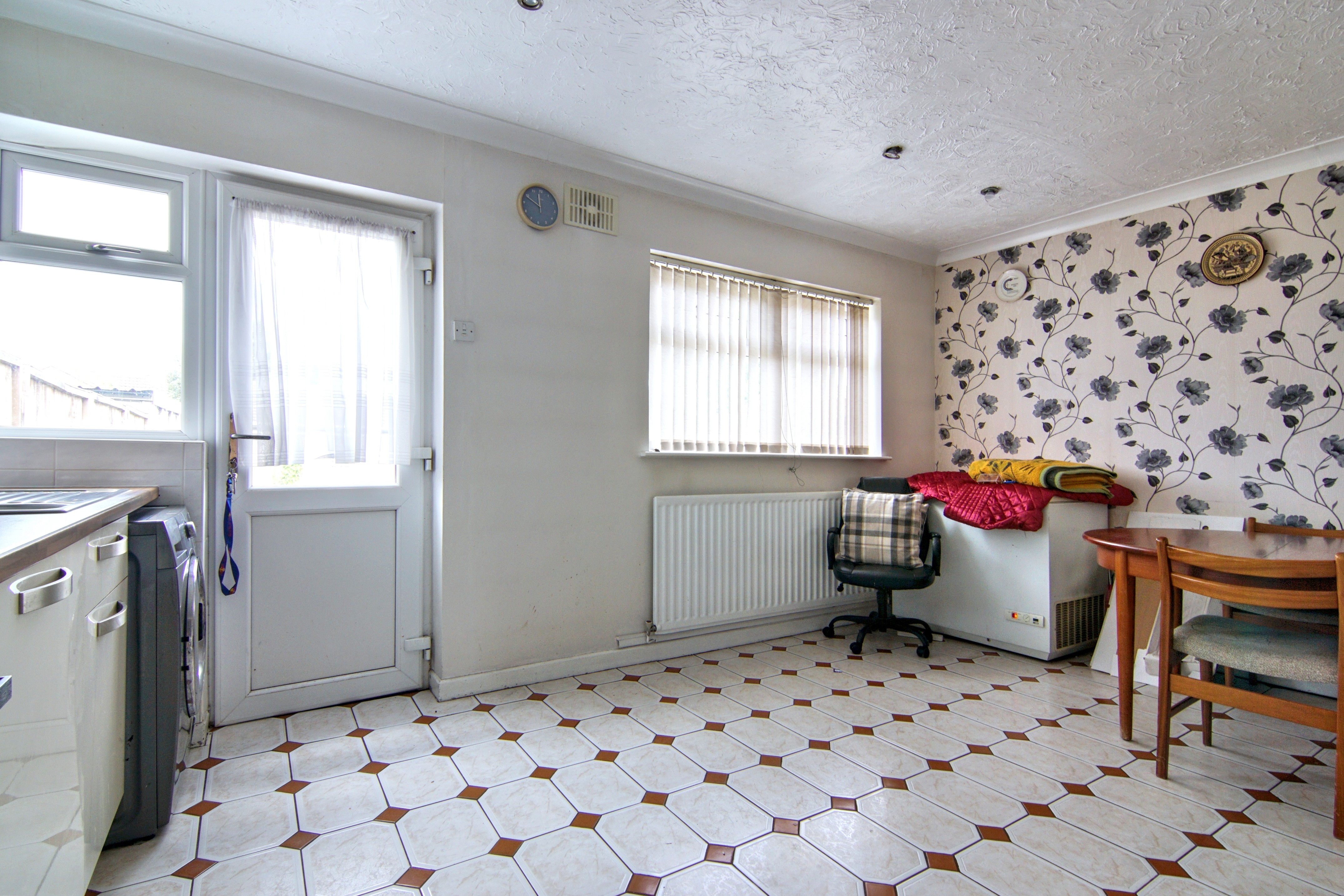 3 bedroom mid-terraced house for sale, Clovelly Road, Coventry, CV2, photo 4