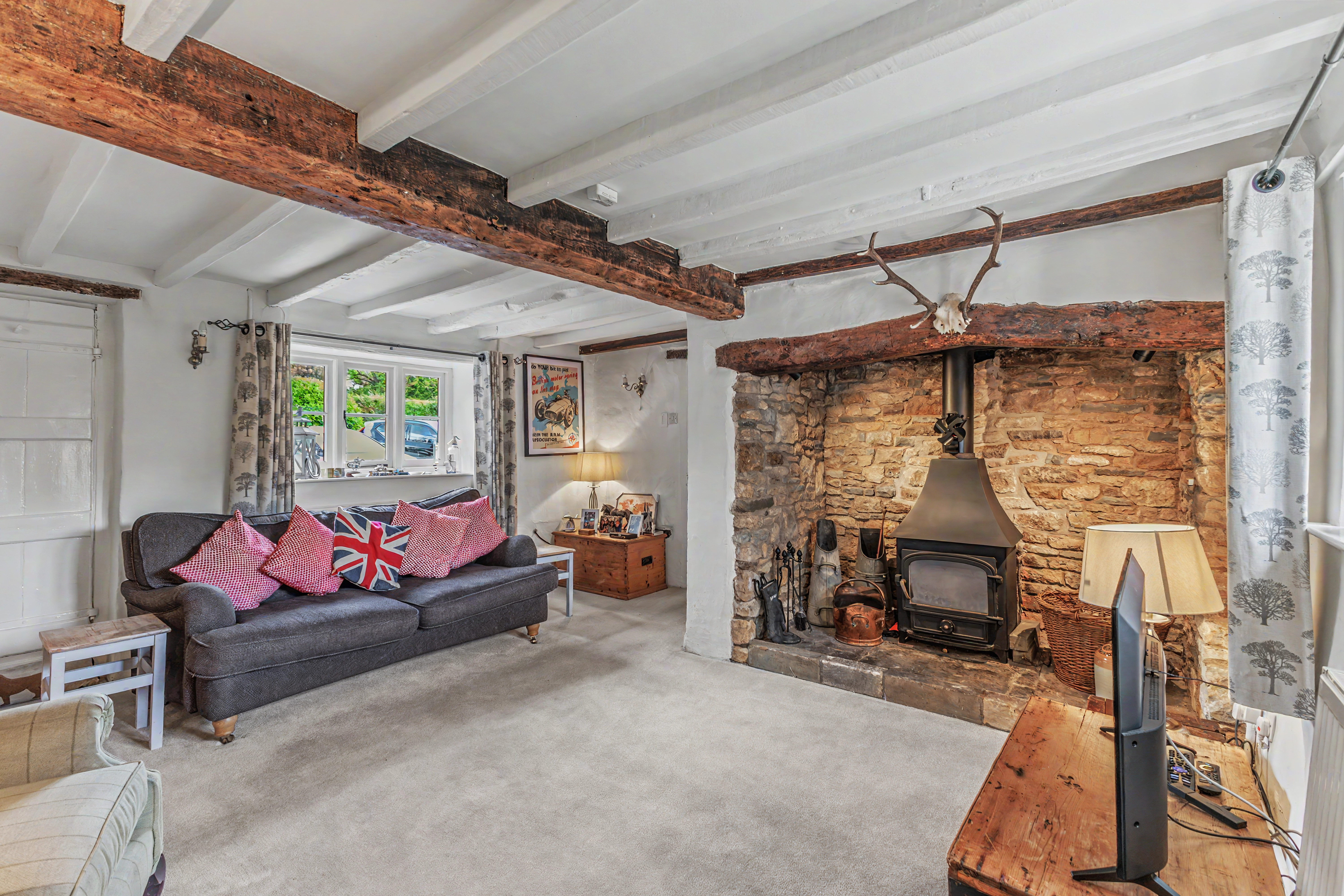 2 bedroom detached house for sale, Forge Cottage Watery Lane, Warwick, CV35