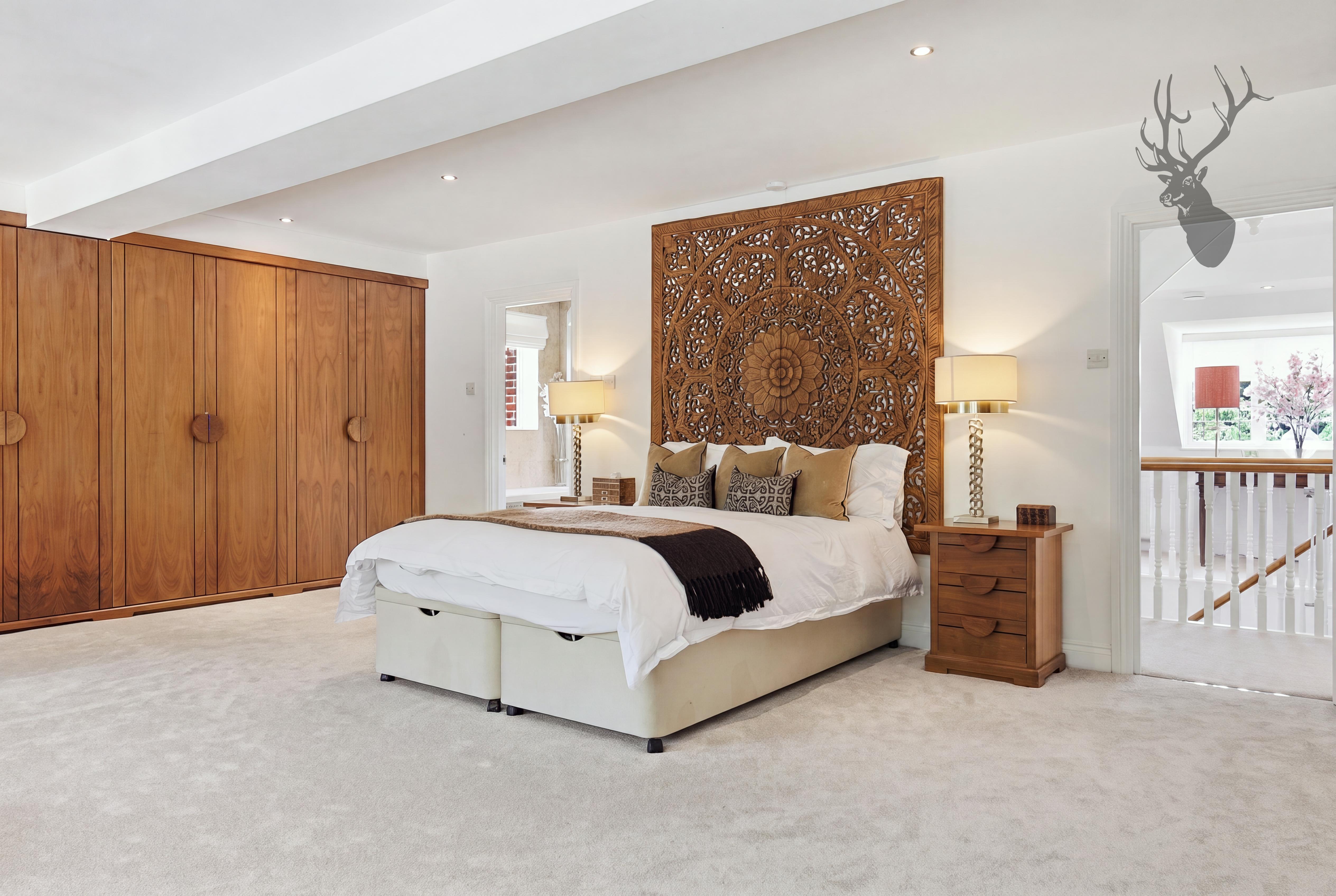6 bedroom detached house for sale, Broadstrood, Loughton, IG10, photo 11 of 20