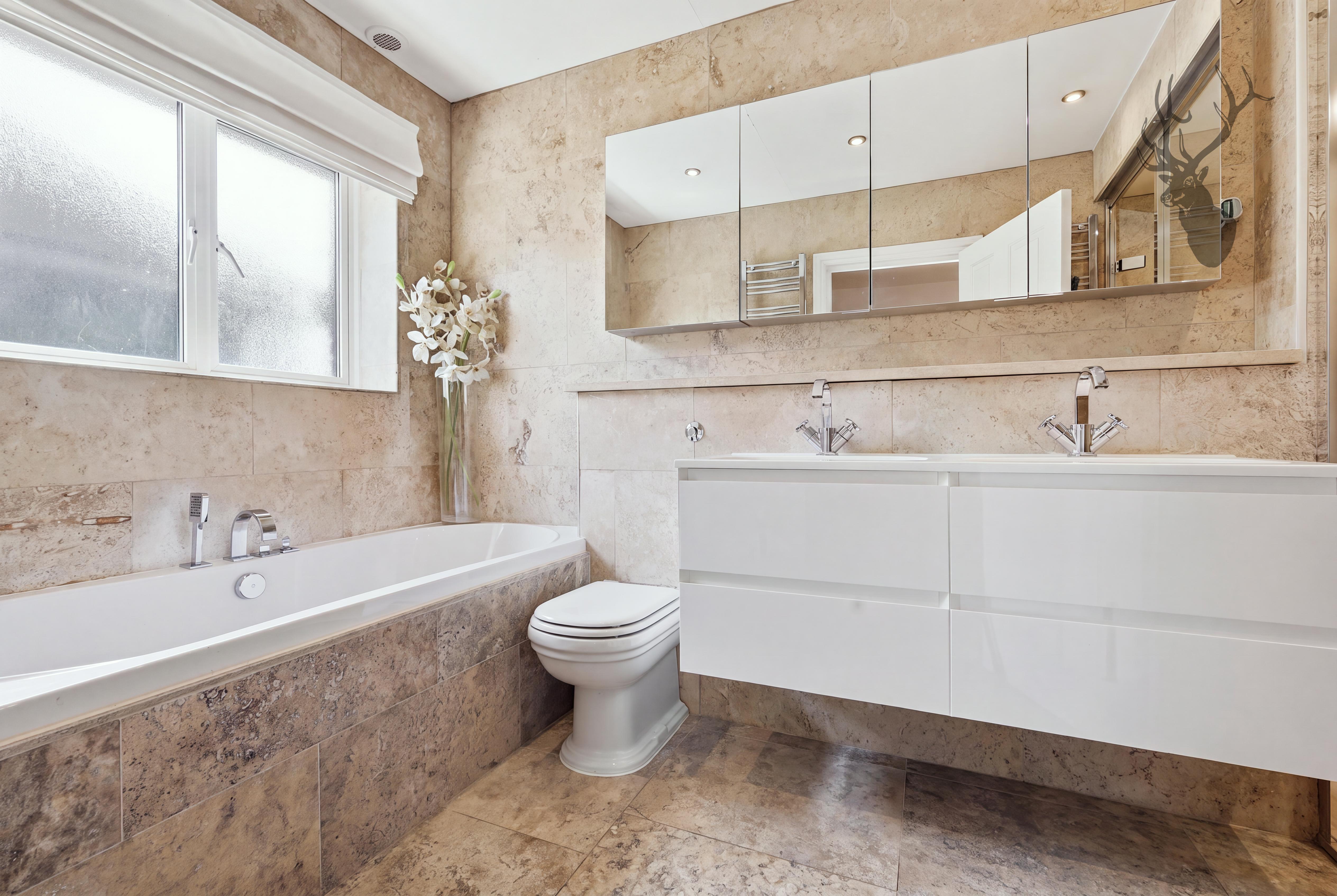 6 bedroom detached house for sale, Broadstrood, Loughton, IG10, photo 14 of 20