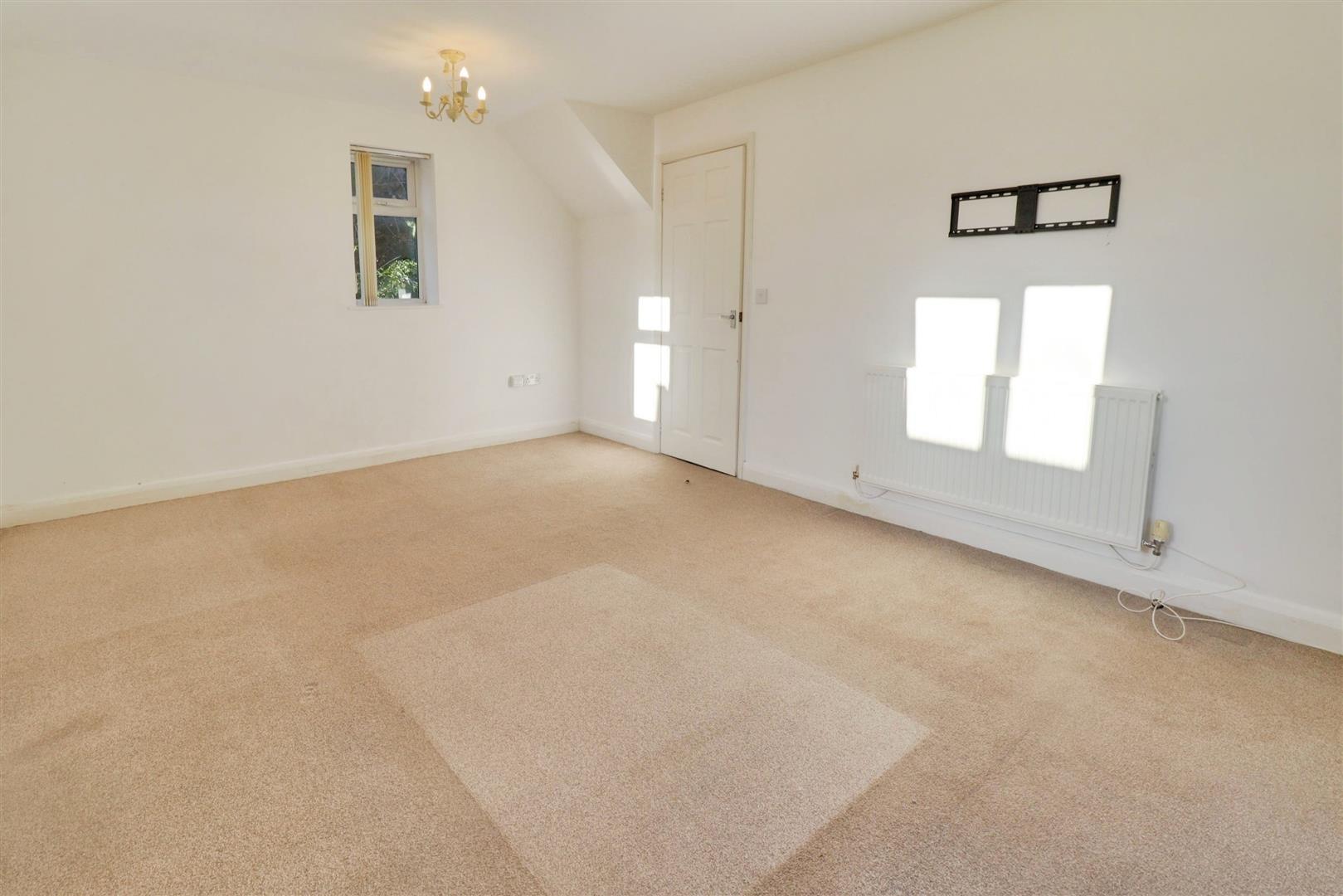 3 bedroom house for sale, Brook Close, Crewe, CW1, photo 3