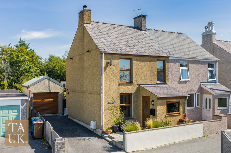 3 bedroom for sale, Tyn Ronnen Bethel, Caernarfon, LL55