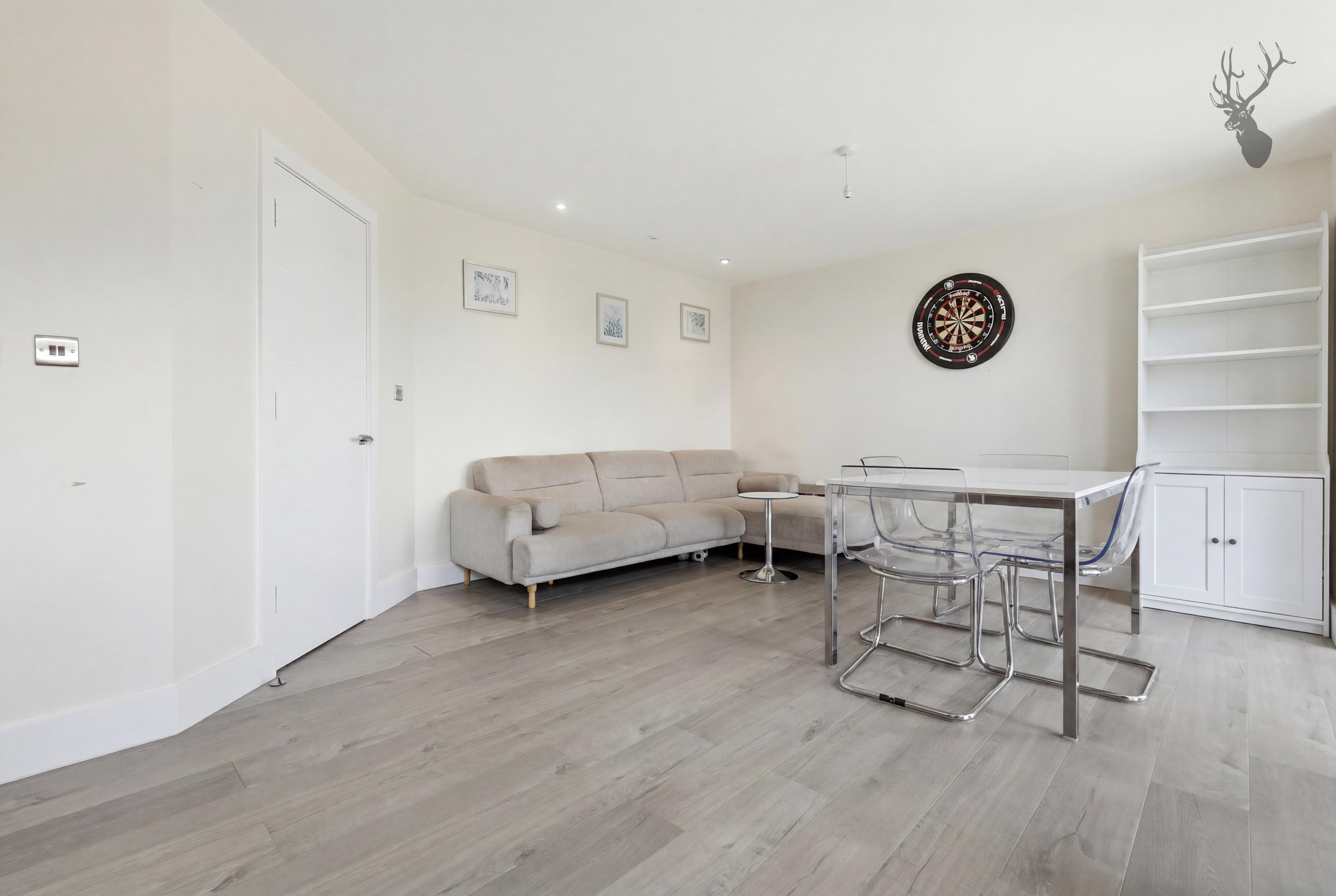2 bedroom flat for sale, Cart Lane, London, E4, photo 2