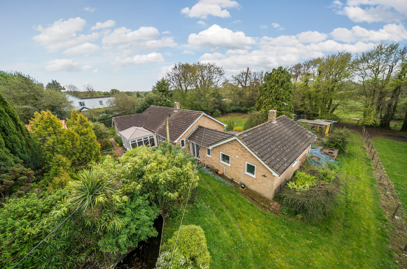 4 bedroom detached bungalow for sale, Aveley Wychend Goatacre Road, Alton, GU34