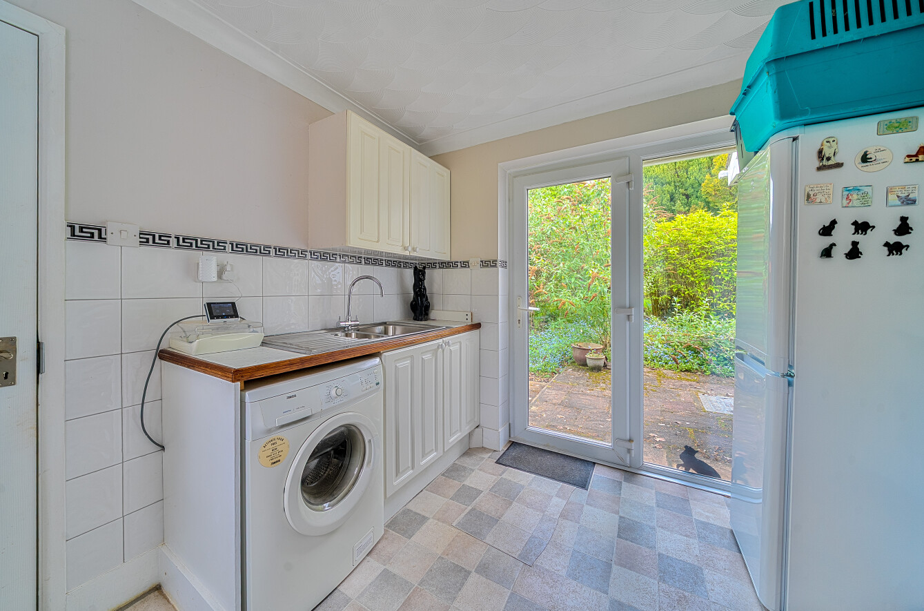 4 bedroom detached bungalow for sale, Aveley Wychend Goatacre Road, Alton, GU34