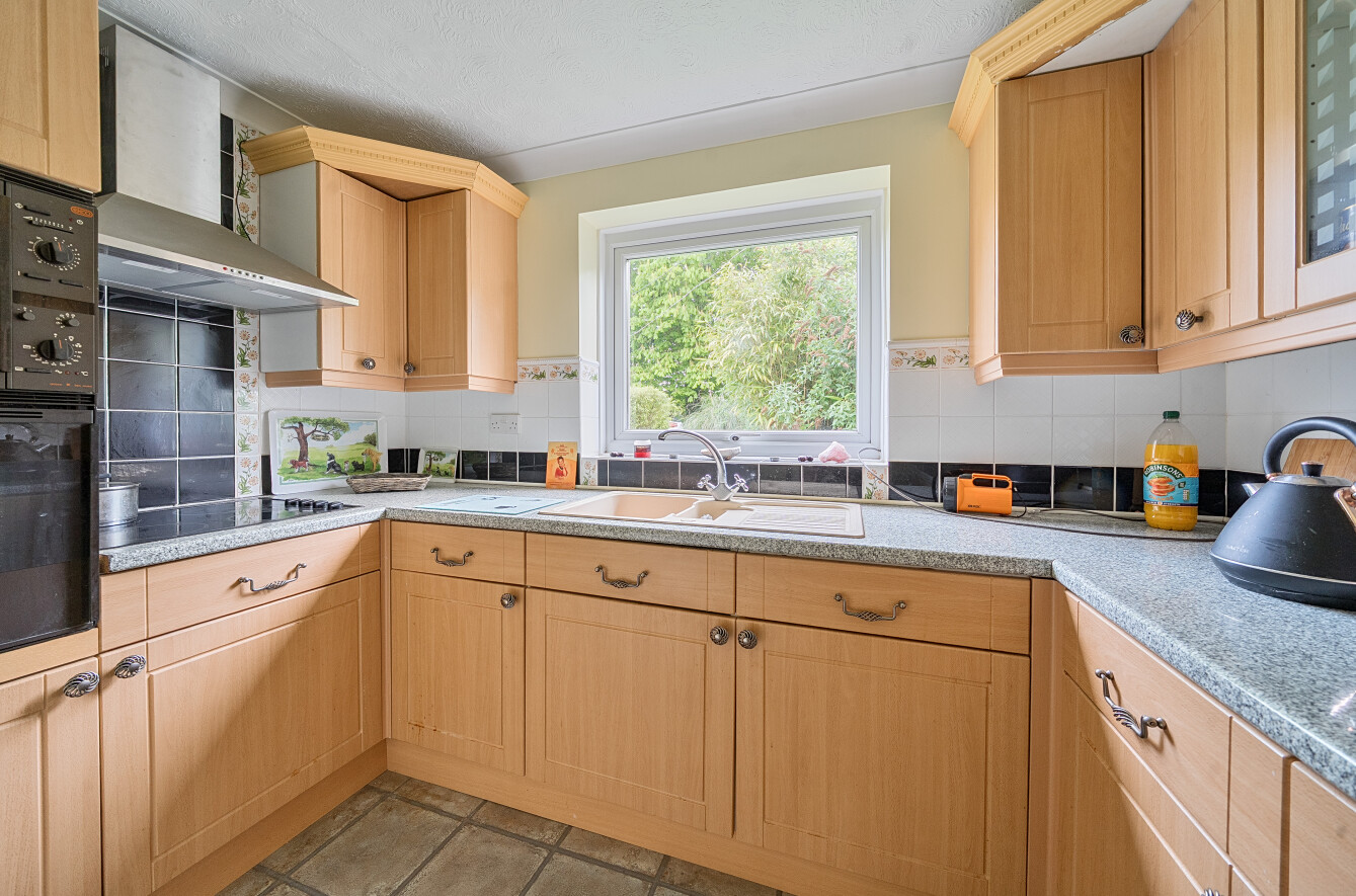 4 bedroom detached bungalow for sale, Aveley Wychend Goatacre Road, Alton, GU34