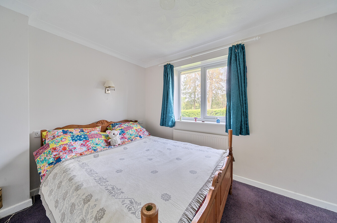 4 bedroom detached bungalow for sale, Aveley Wychend Goatacre Road, Alton, GU34