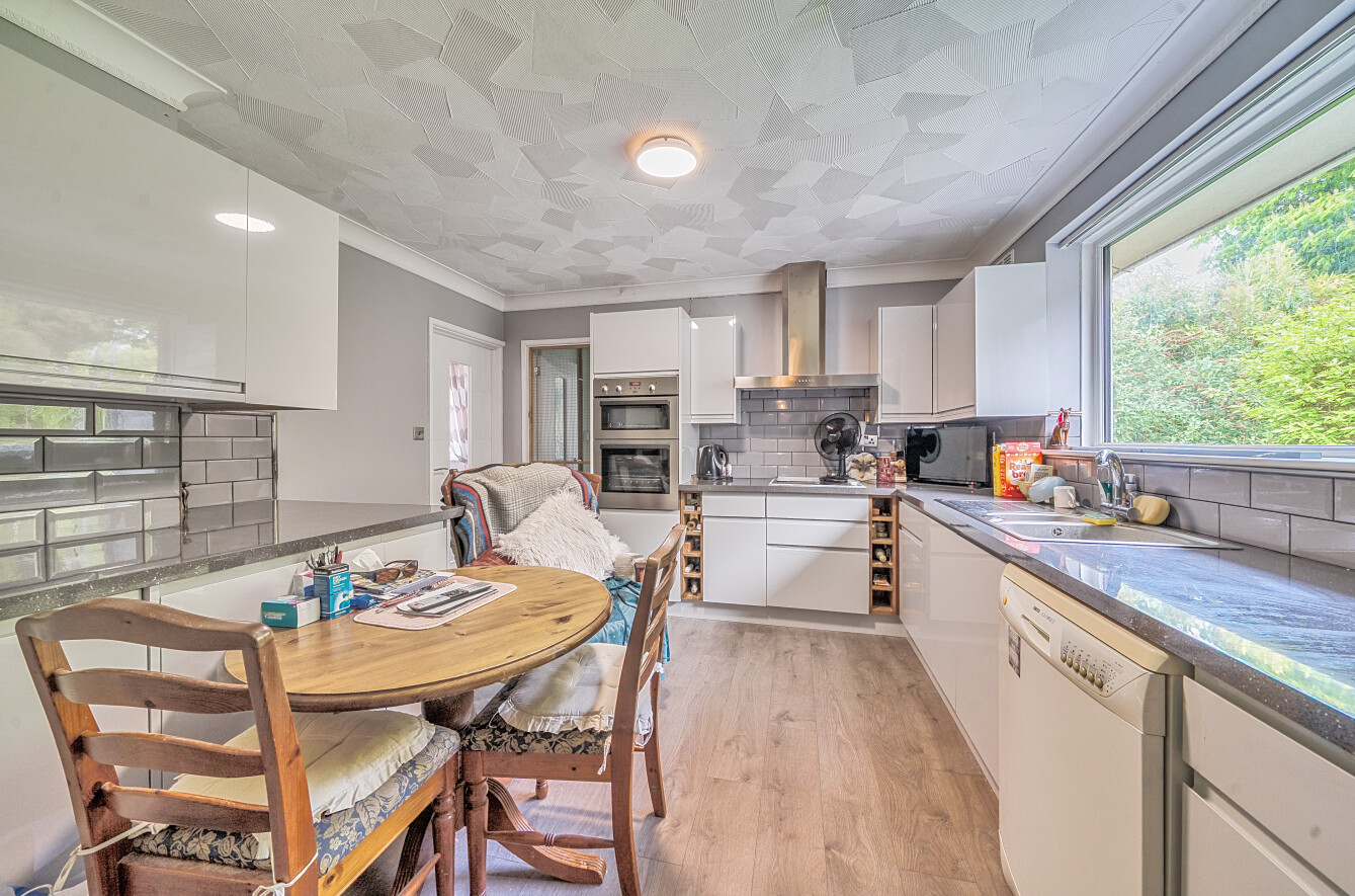4 bedroom detached bungalow for sale, Aveley Wychend Goatacre Road, Alton, GU34