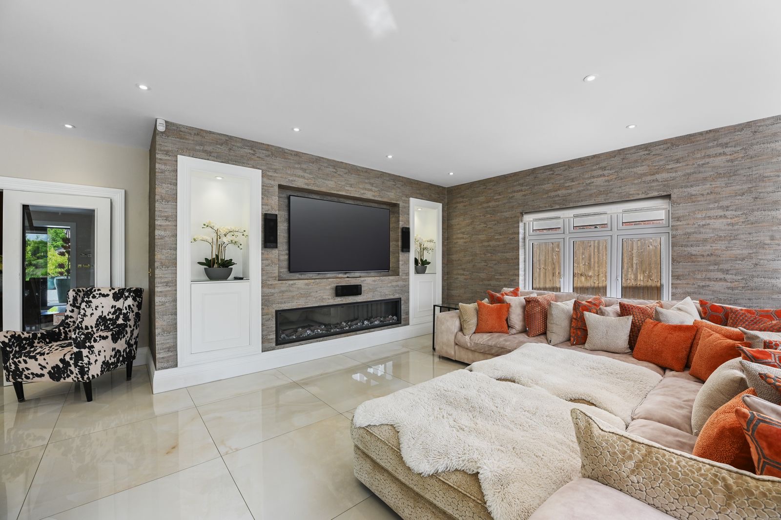 6 bedroom detached house for sale, Dentra Church Road, Billericay, CM11, photo 13 of 20