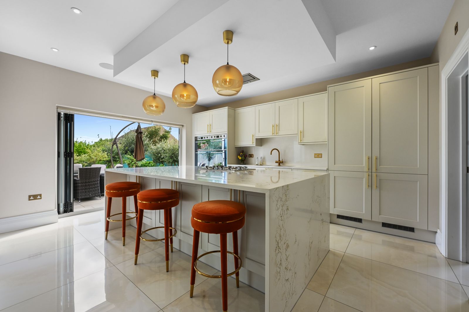 6 bedroom detached house for sale, Dentra Church Road, Billericay, CM11, photo 7 of 20