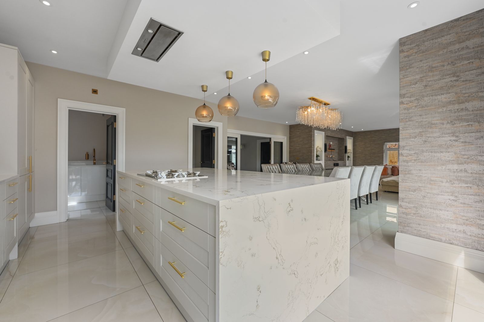 6 bedroom detached house for sale, Dentra Church Road, Billericay, CM11, photo 10 of 20