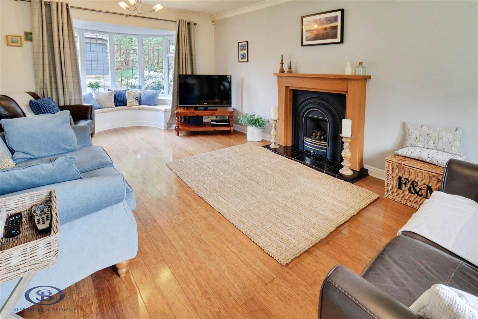 4 bedroom house for sale, Arley Place, Crewe, CW2, photo 2