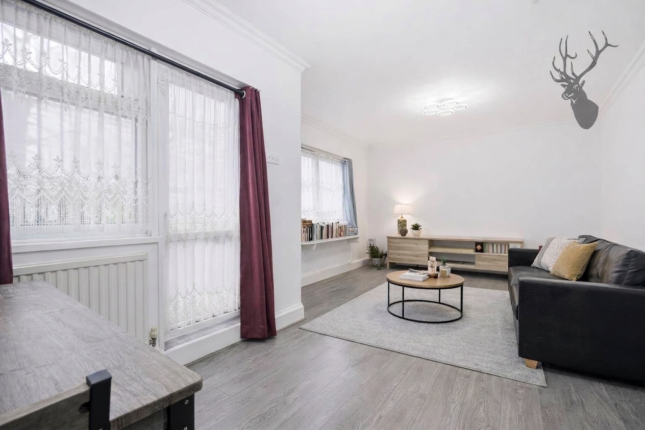 2 bedroom maisonette for sale, Barford House, Bow, E3, photo 2