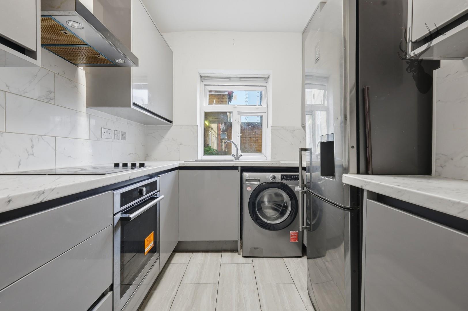 2 bedroom maisonette for sale, Barford House, Bow, E3, photo 4
