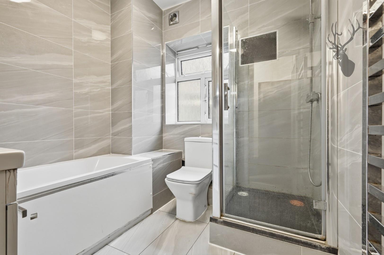 2 bedroom maisonette for sale, Barford House, Bow, E3, photo 5