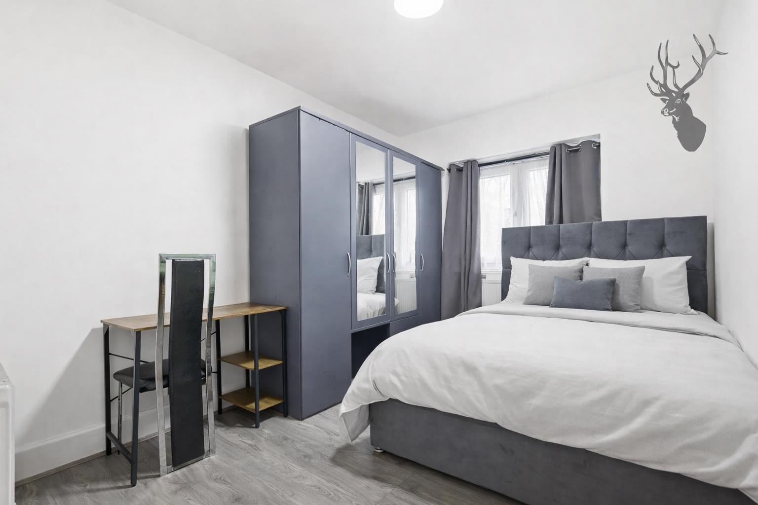 2 bedroom maisonette for sale, Barford House, Bow, E3, photo 6 of 8