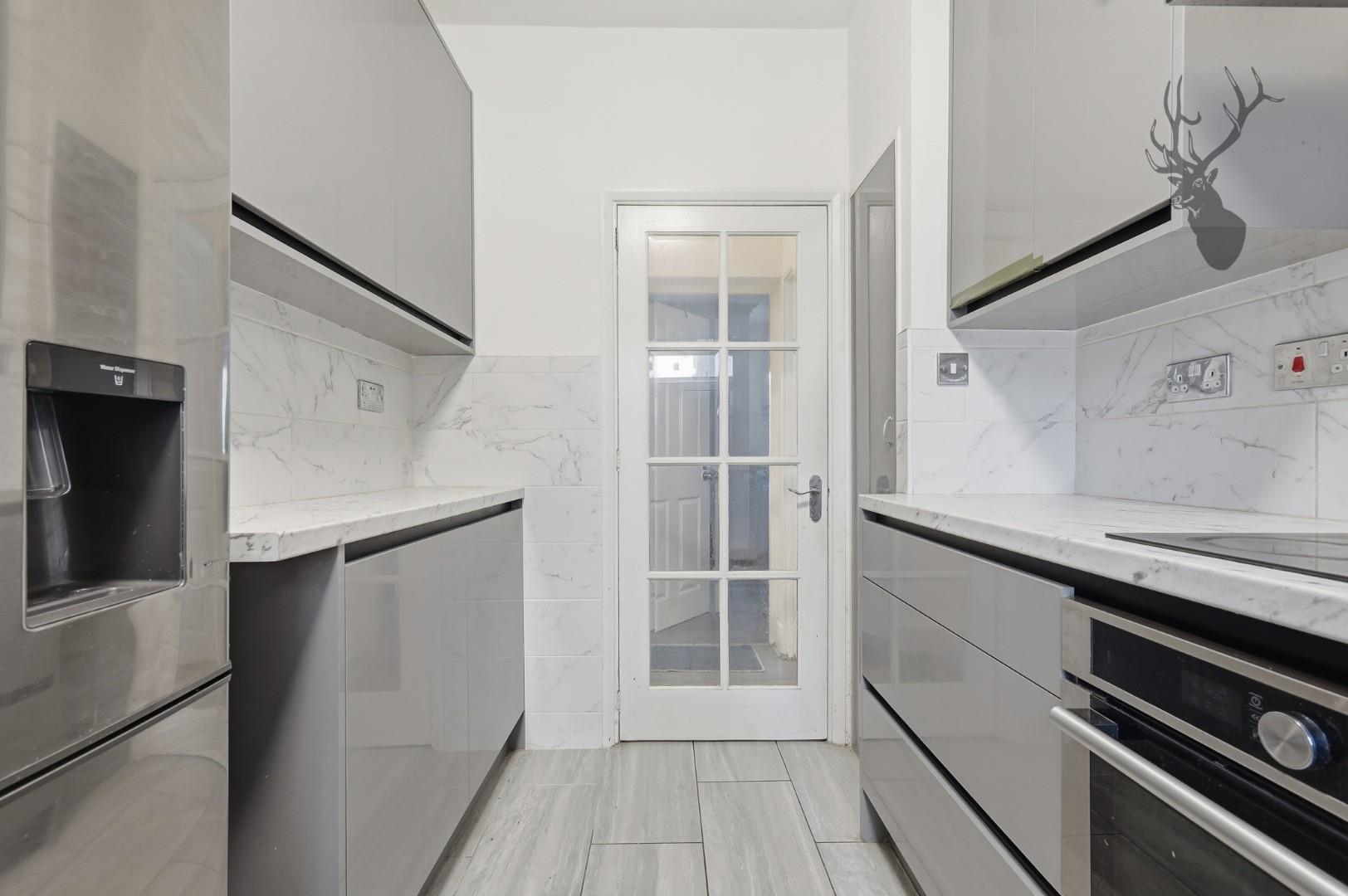 2 bedroom maisonette for sale, Barford House, Bow, E3, photo 8 of 8
