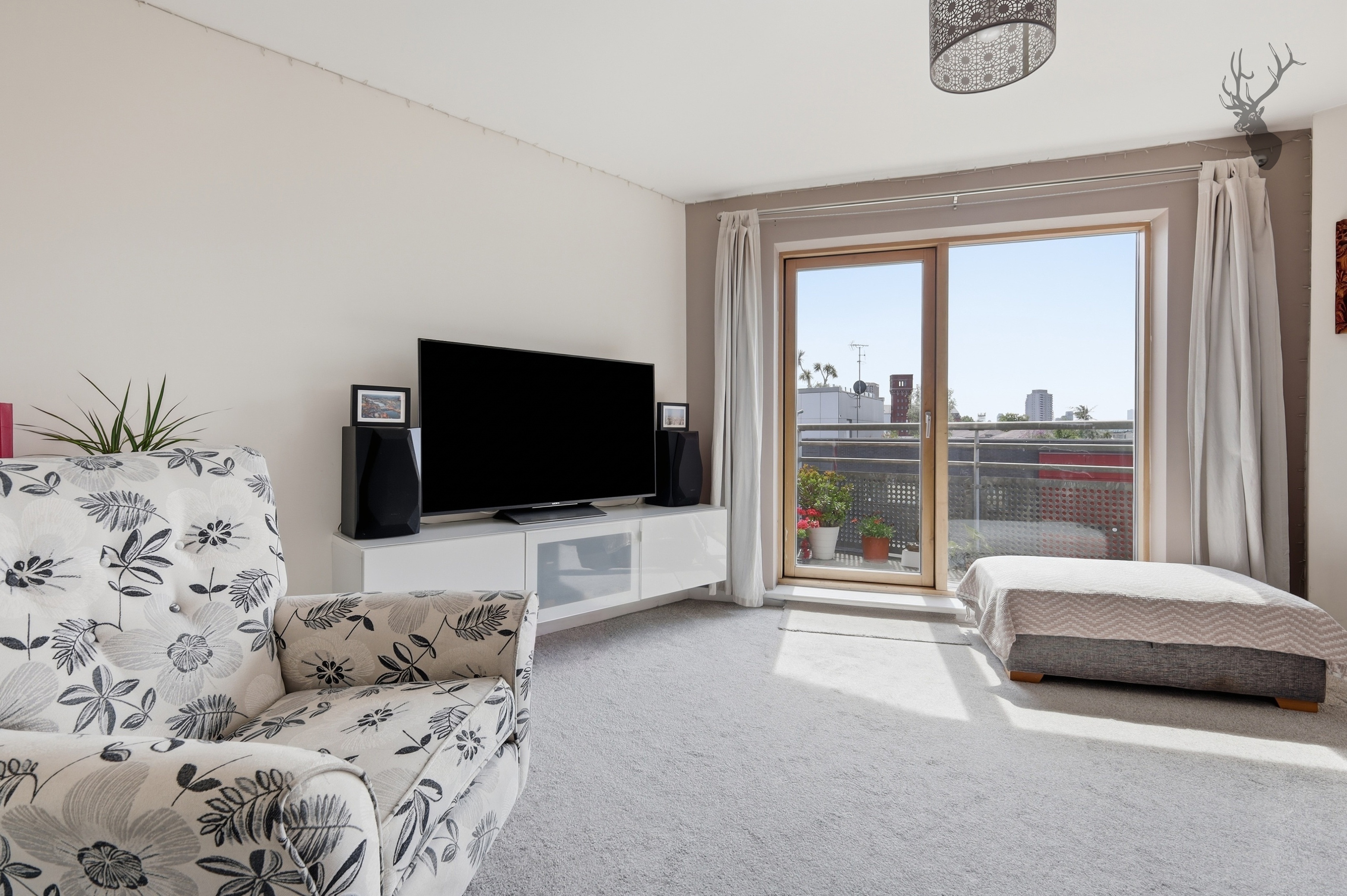 2 bedroom flat for sale, Christopher Bell Tower, London, E3, photo 2