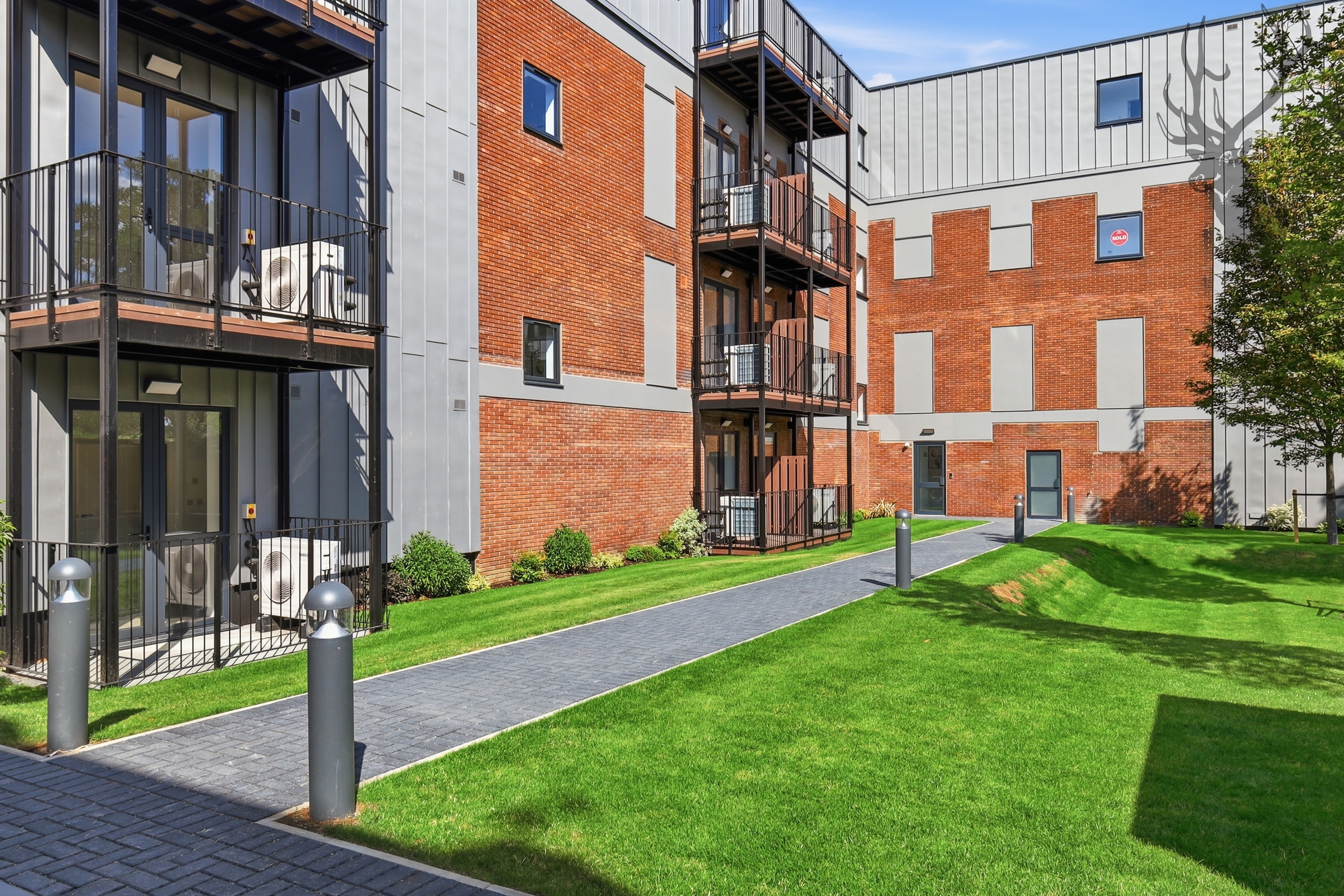 1 bedroom flat for sale, Sergeant House, Woodford Green, IG8, photo 15 of 20