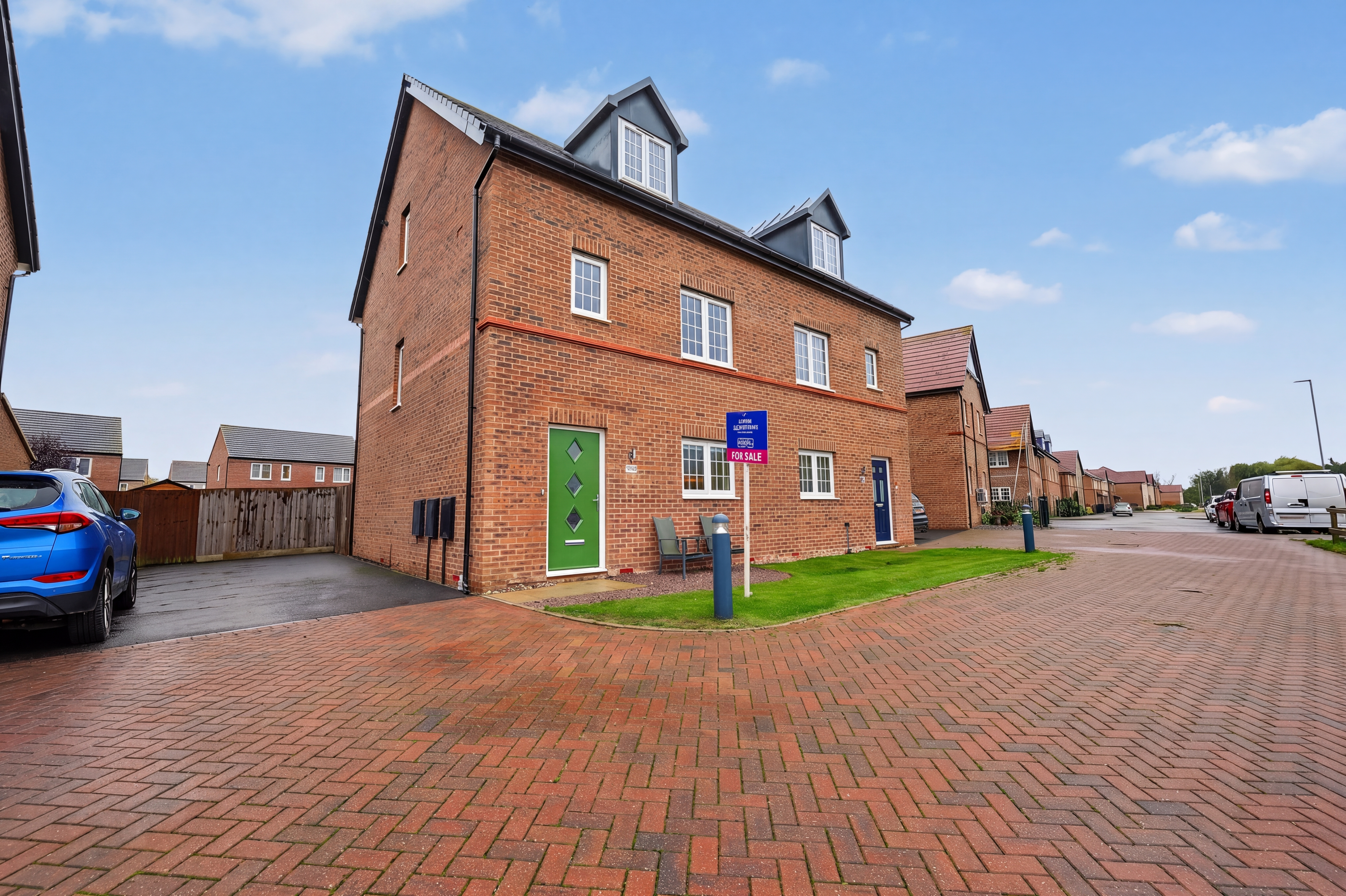 4 bedroom semi detached house for sale, Steeplechase Way, Market Harborough, LE16