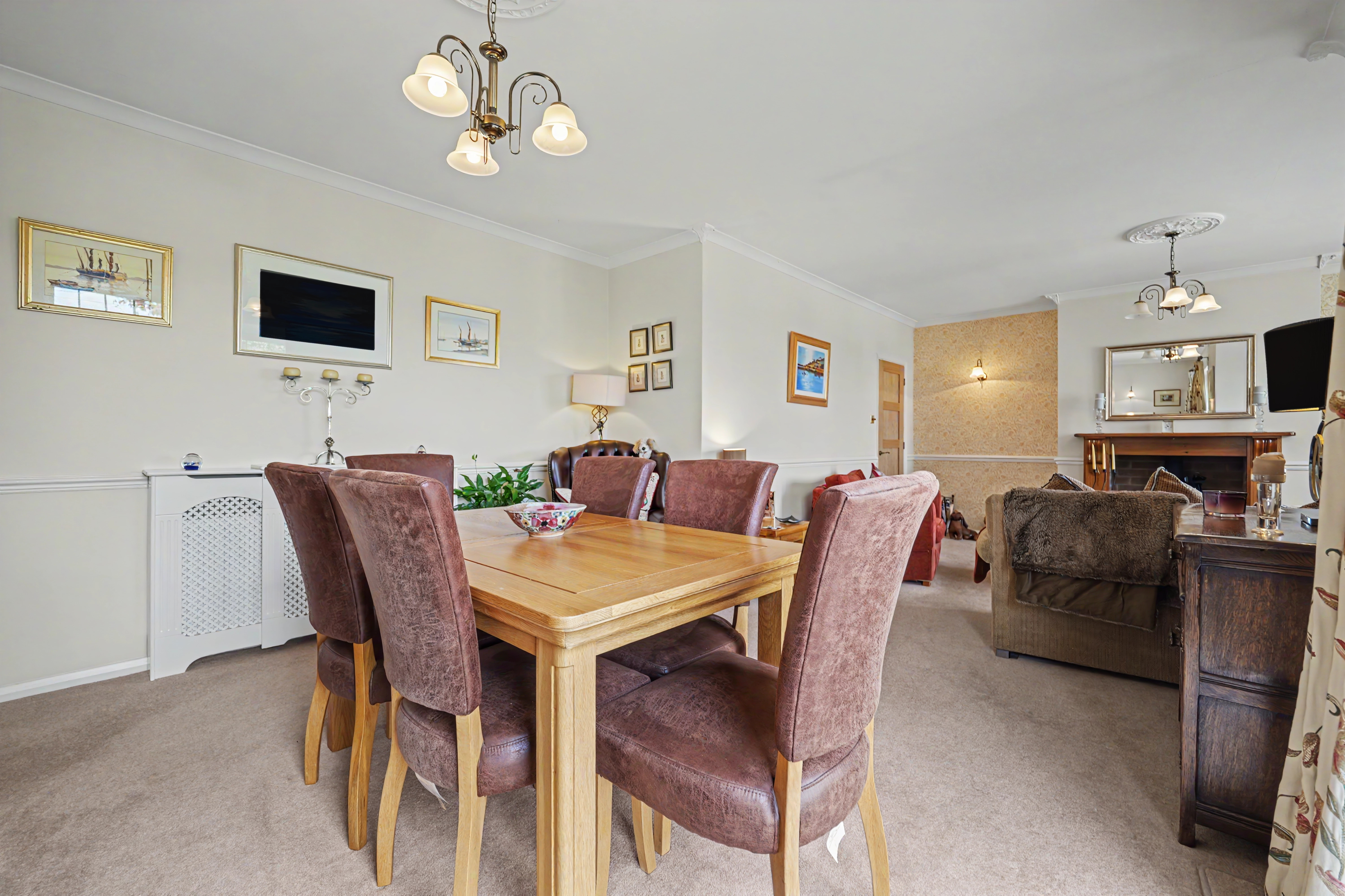 4 bedroom detached house for sale, Hall Close, Market Harborough, LE16