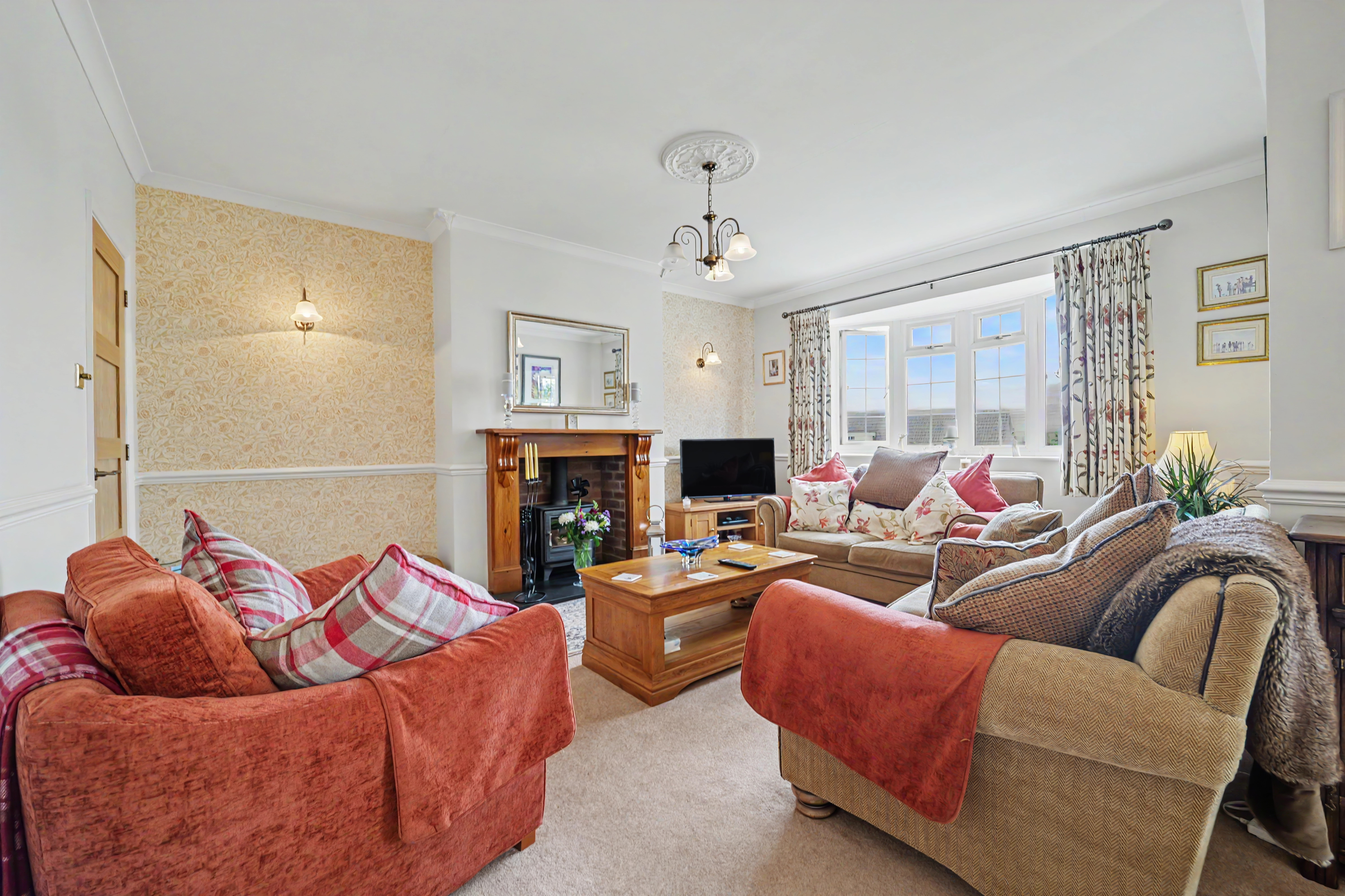 4 bedroom detached house for sale, Hall Close, Market Harborough, LE16