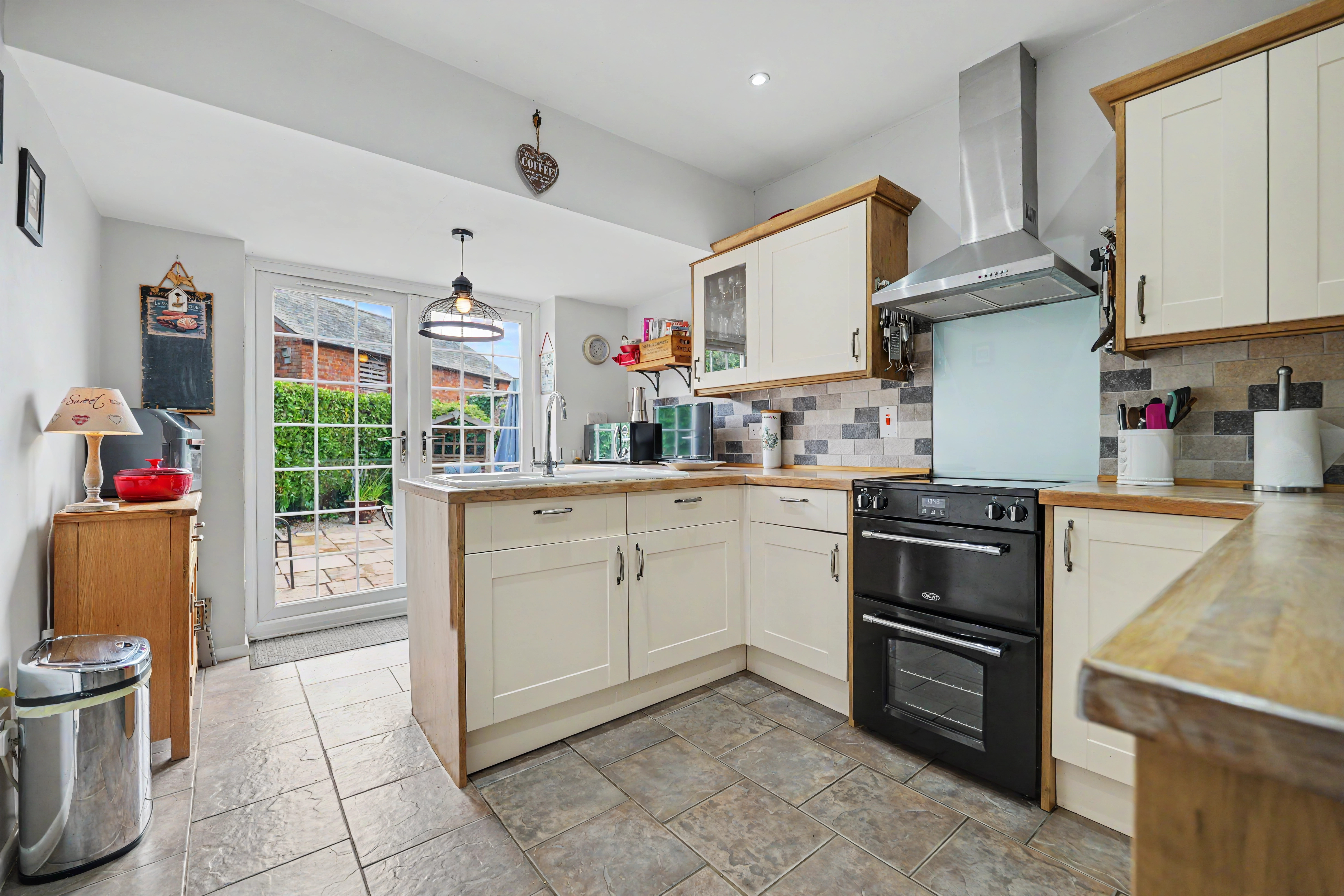 4 bedroom detached house for sale, Hall Close, Market Harborough, LE16