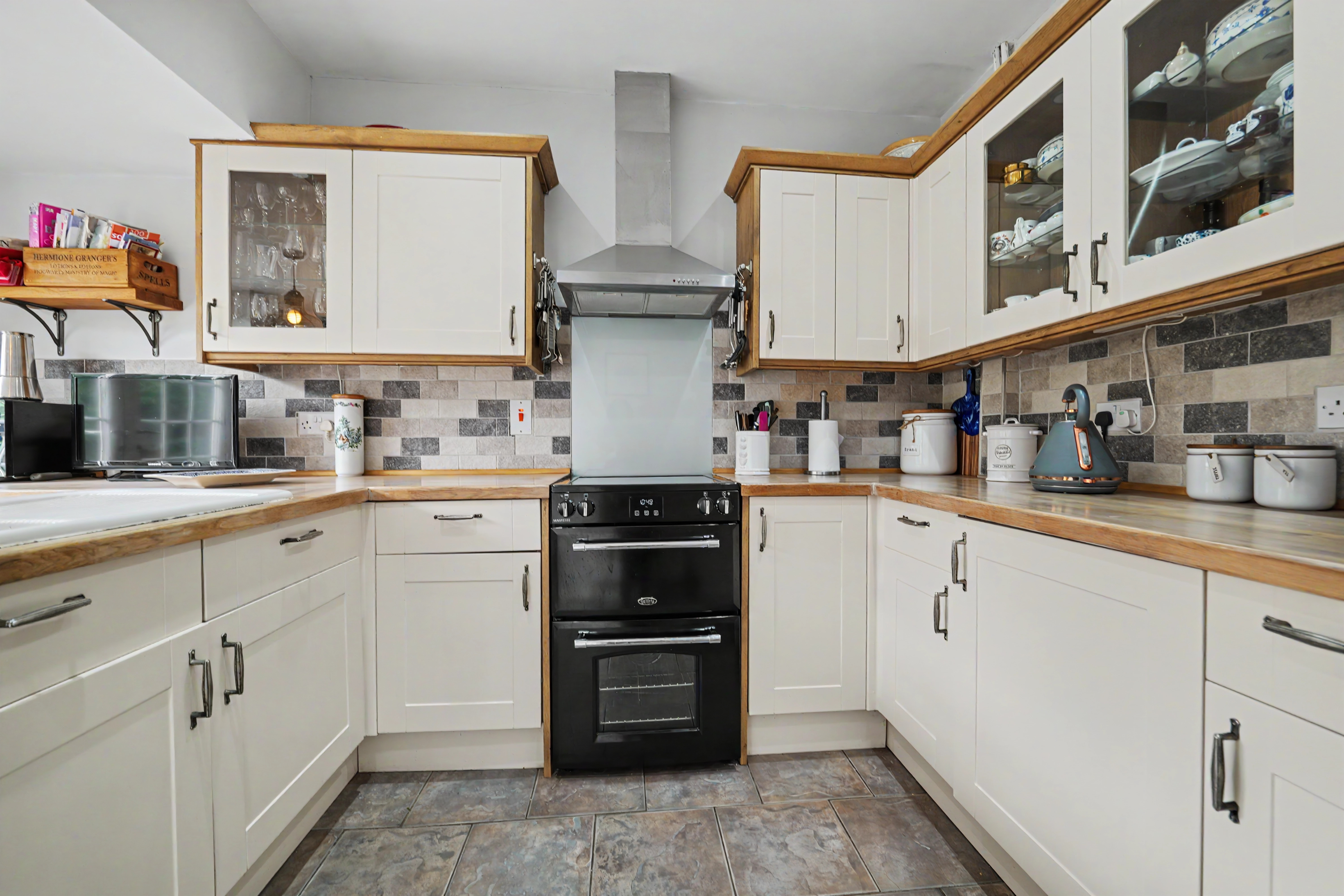 4 bedroom detached house for sale, Hall Close, Market Harborough, LE16
