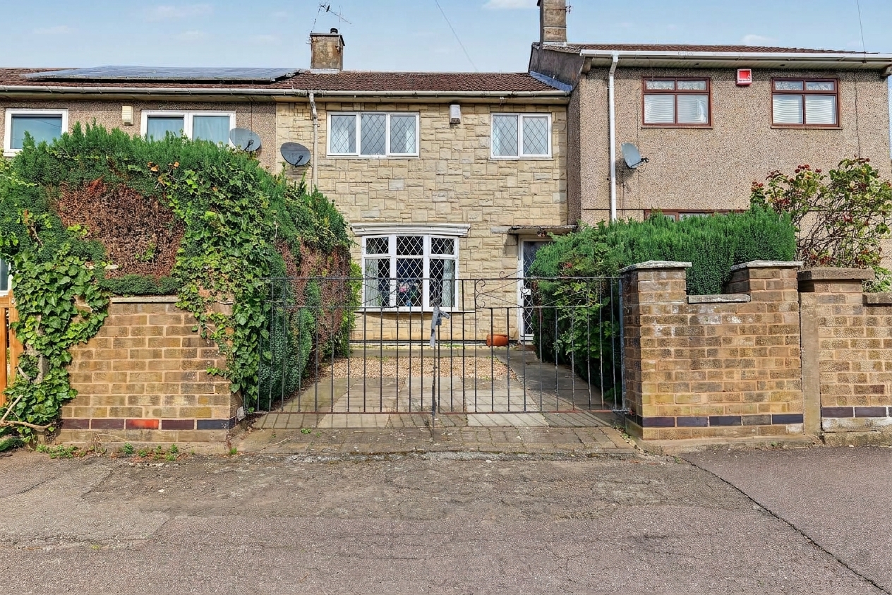 3 bedroom terraced house for sale, Garnett Crescent, Leicester, LE2