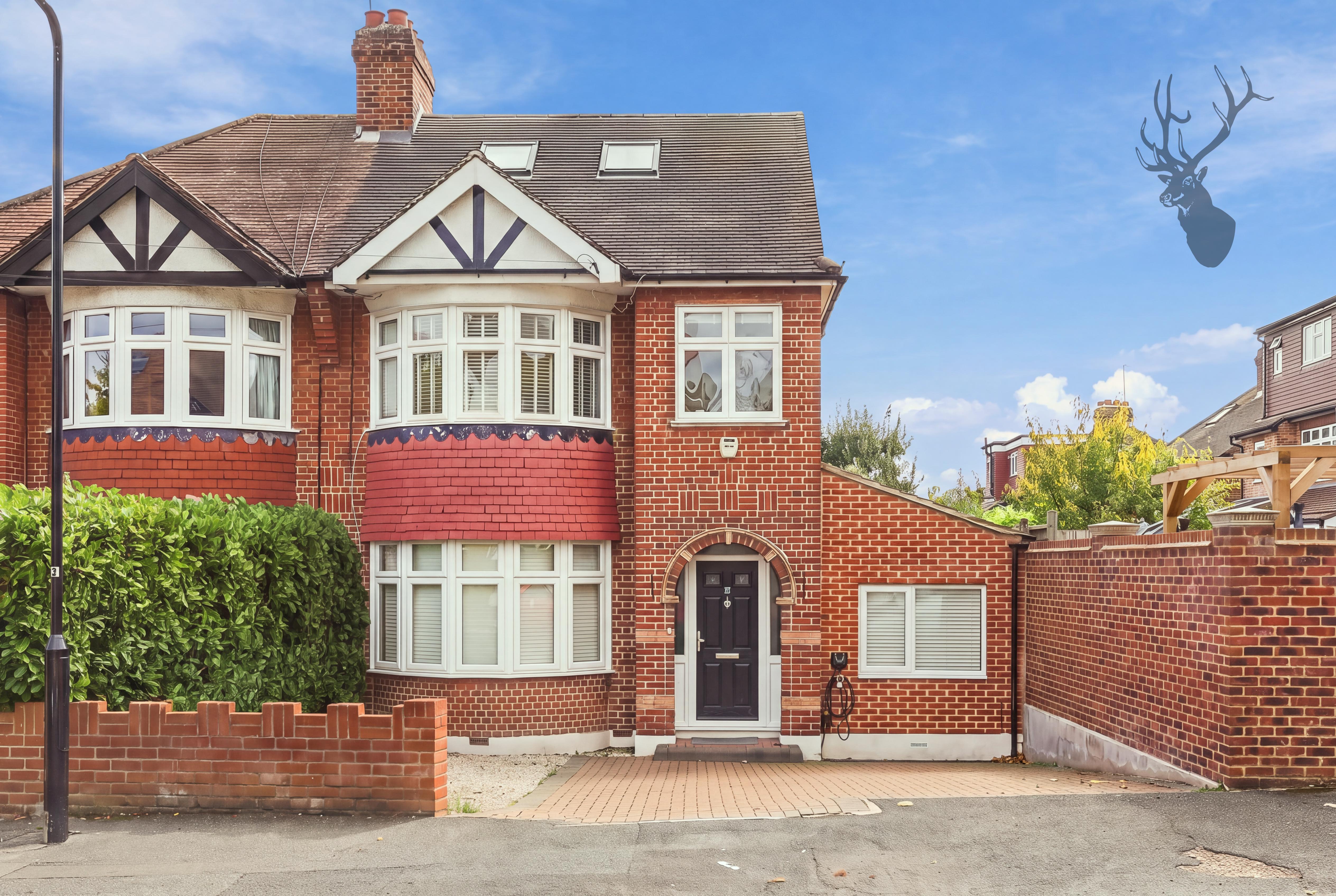 4 bedroom semi detached house for sale, Fairlight Avenue, London, E4