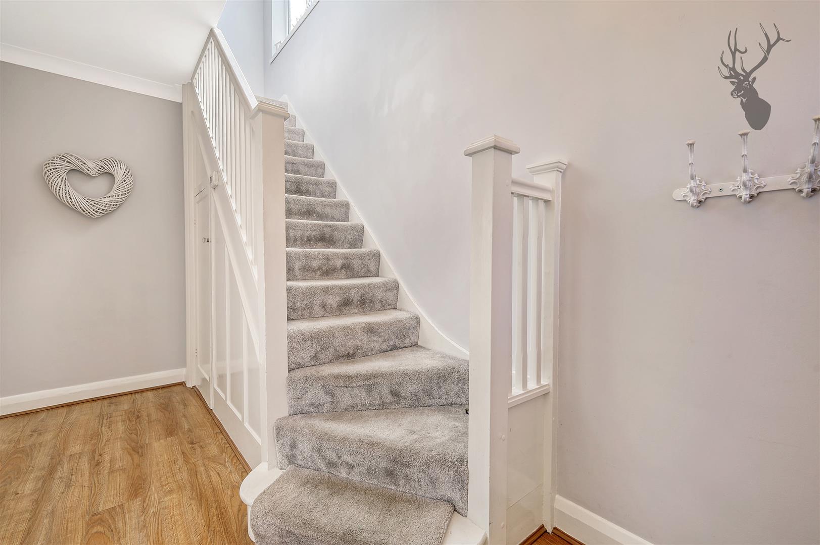 4 bedroom semi detached house for sale, Fairlight Avenue, London, E4, photo 12 of 20
