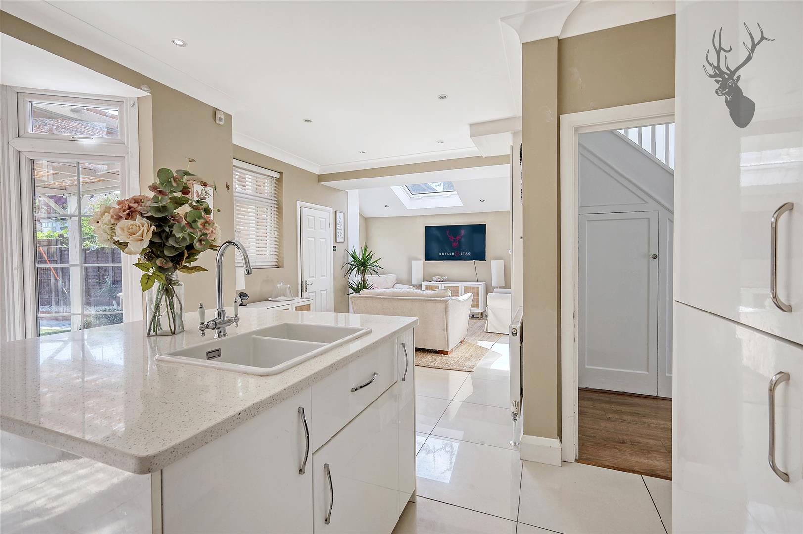 4 bedroom semi detached house for sale, Fairlight Avenue, London, E4, photo 8 of 20