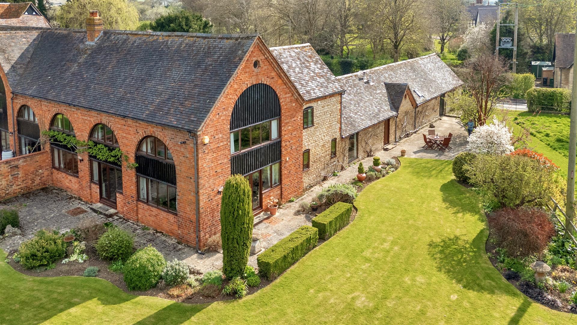4 bedroom semi detached house for sale, Twinton Orchard Barn Pershore Road, Pershore, WR10