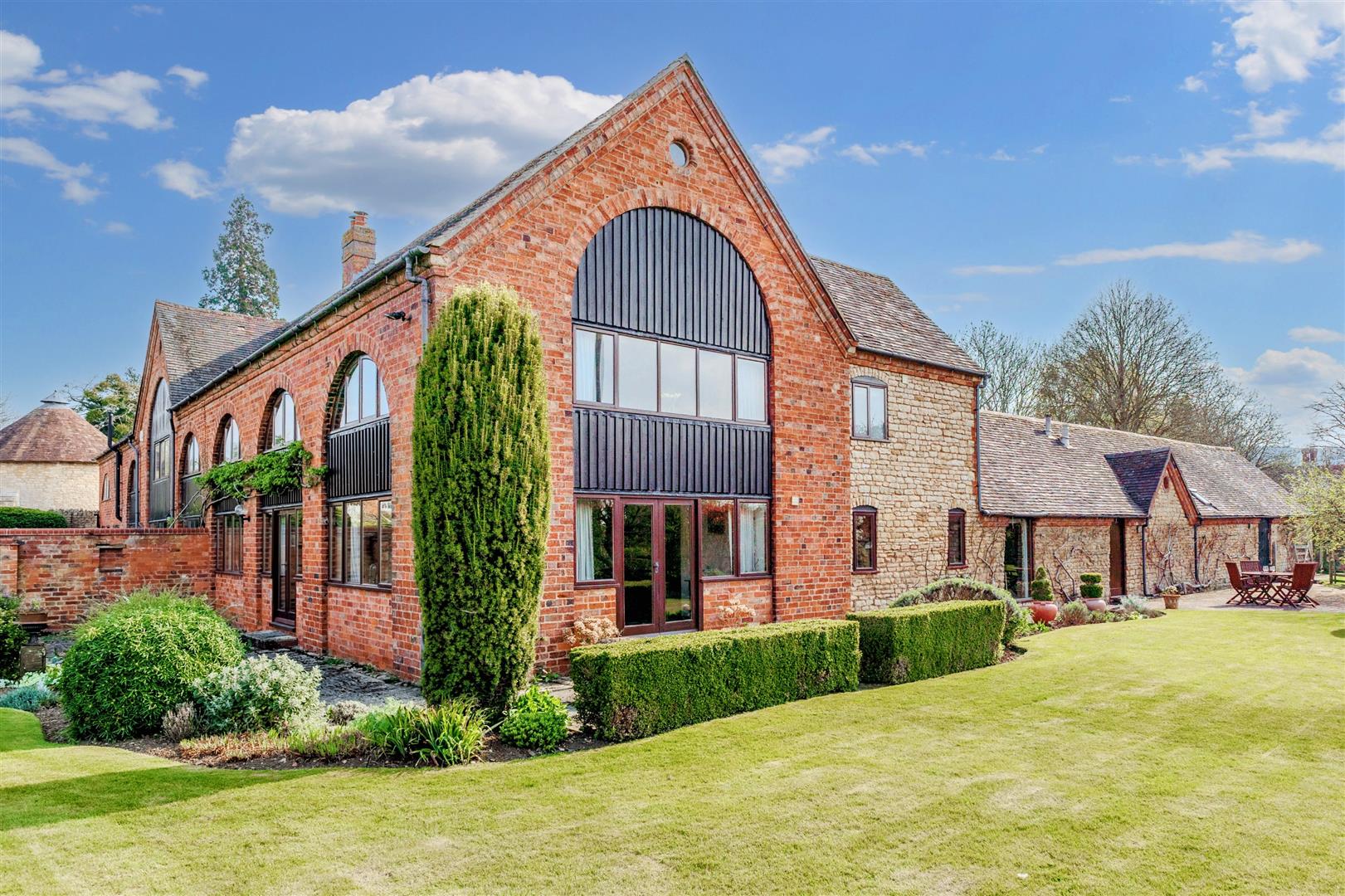 4 bedroom semi detached house for sale, Twinton Orchard Barn Pershore Road, Pershore, WR10