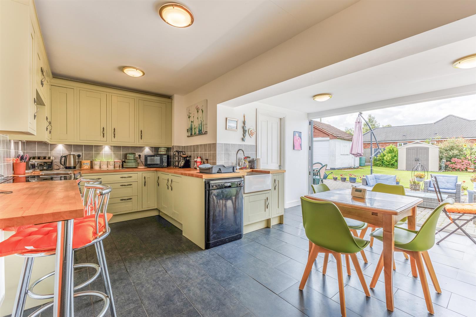 4 bedroom detached bungalow for sale, Nuneaton Road, Bedworth, CV12