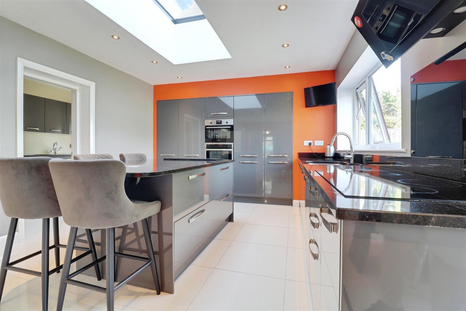 7 bedroom house for sale, Pikemere Road, Stoke-On-Trent, ST7, photo 4