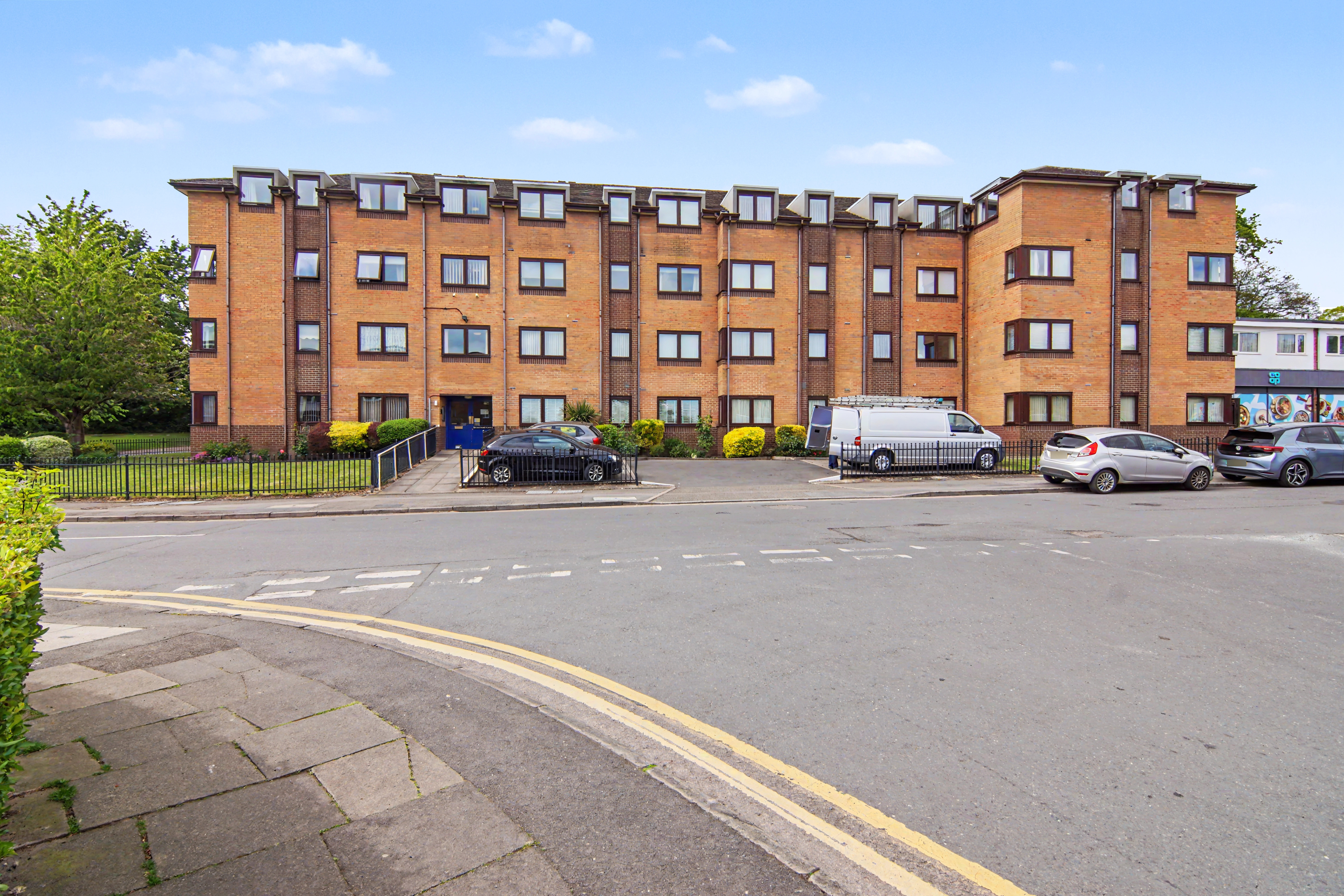 2 bedroom flat for sale, Westbrook Court Sutherland Avenue, Coventry, CV5, photo 5